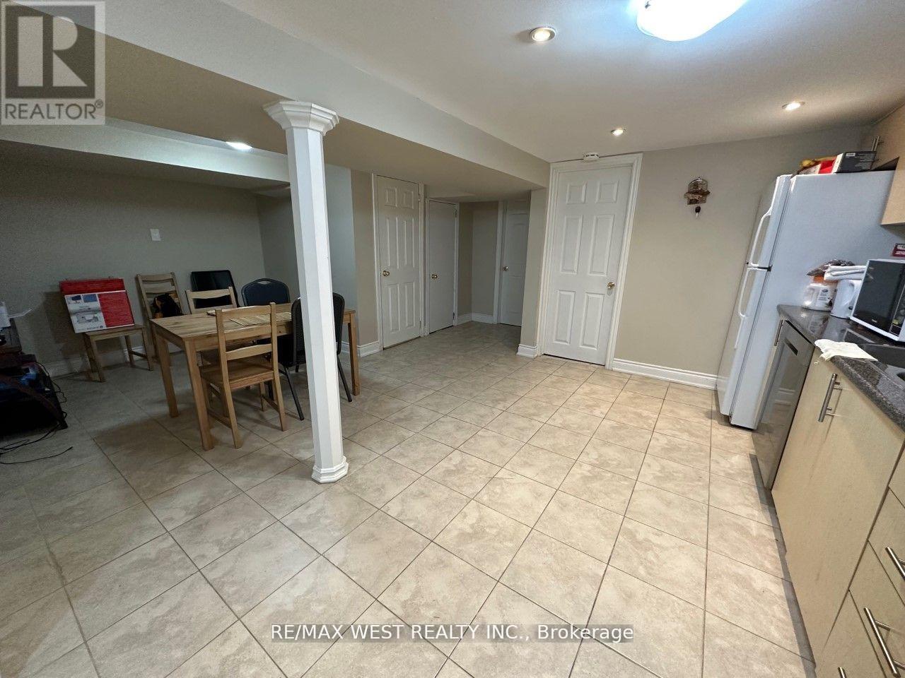 Bsmt - 25 Coronado Court, Toronto, Ontario  M9M 1S6 - Photo 6 - W12767182