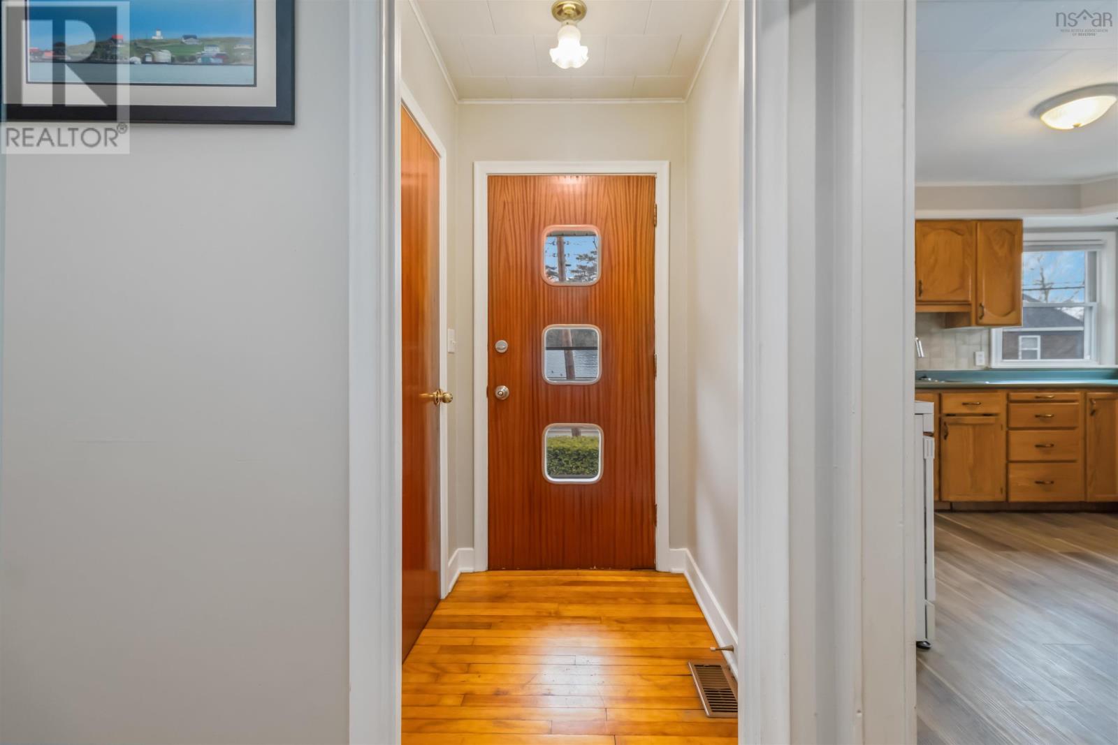 83 Victoria Road, Bridgewater, Nova Scotia  B4V 2N4 - Photo 10 - 202601164