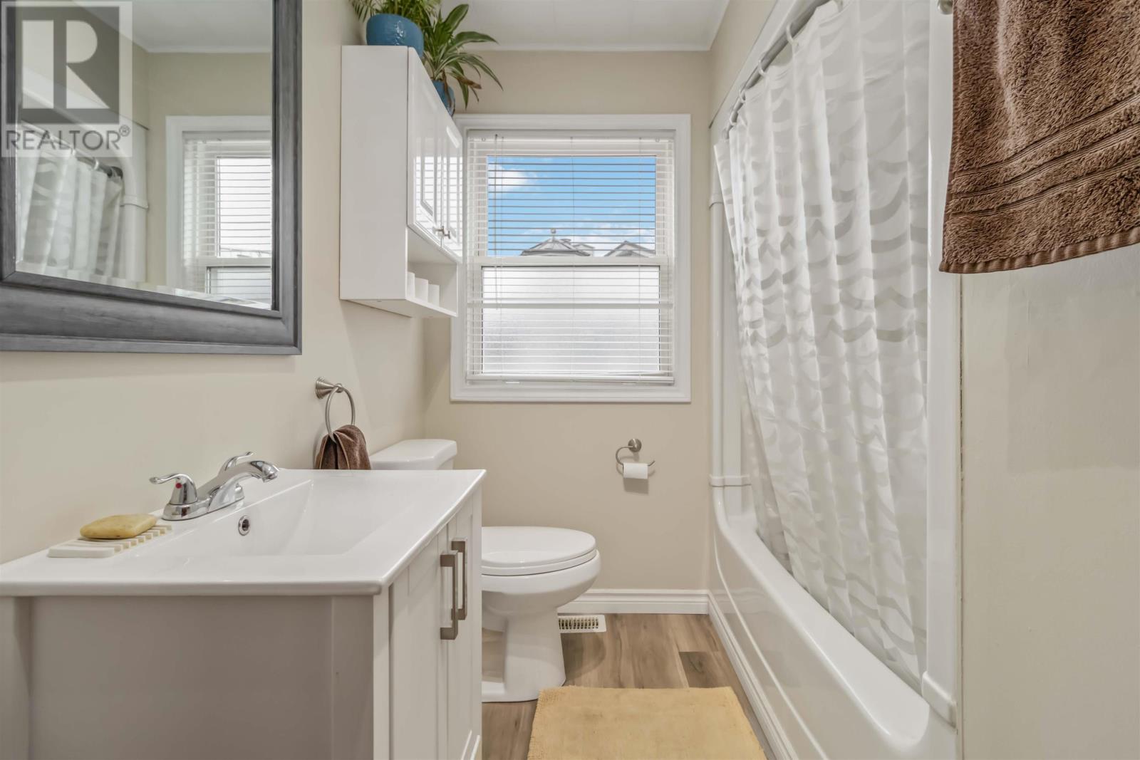 83 Victoria Road, Bridgewater, Nova Scotia  B4V 2N4 - Photo 19 - 202601164