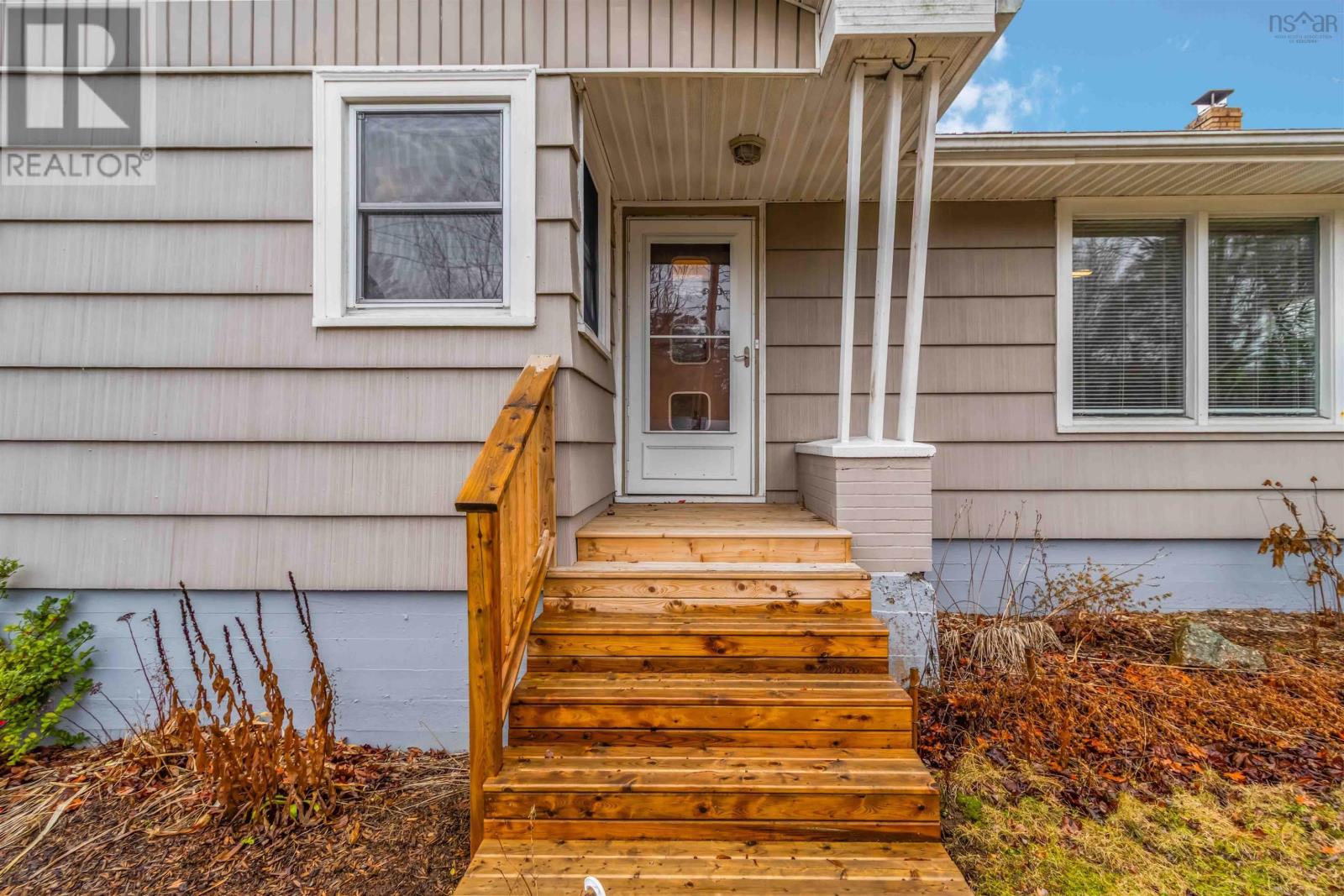 83 Victoria Road, Bridgewater, Nova Scotia  B4V 2N4 - Photo 5 - 202601164