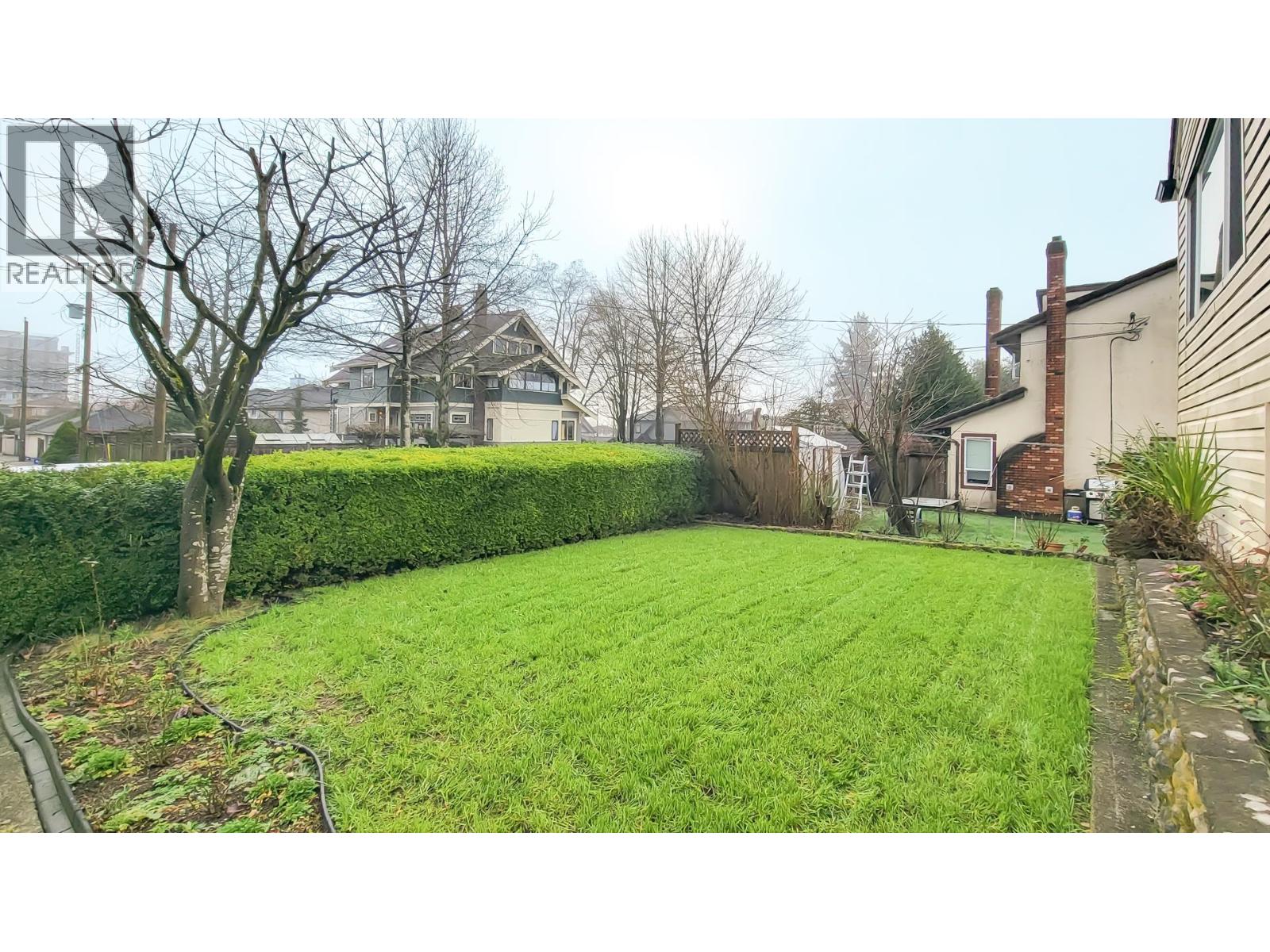 8245 Selkirk Street, Vancouver, British Columbia  V6P 4H8 - Photo 3 - R3087266