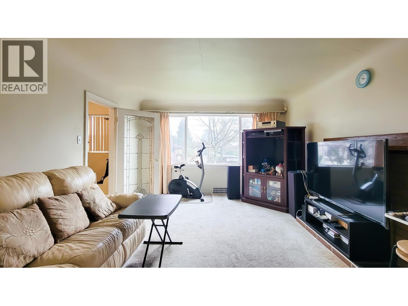 8245 Selkirk Street, Vancouver, British Columbia  V6P 4H8 - Photo 5 - R3087266