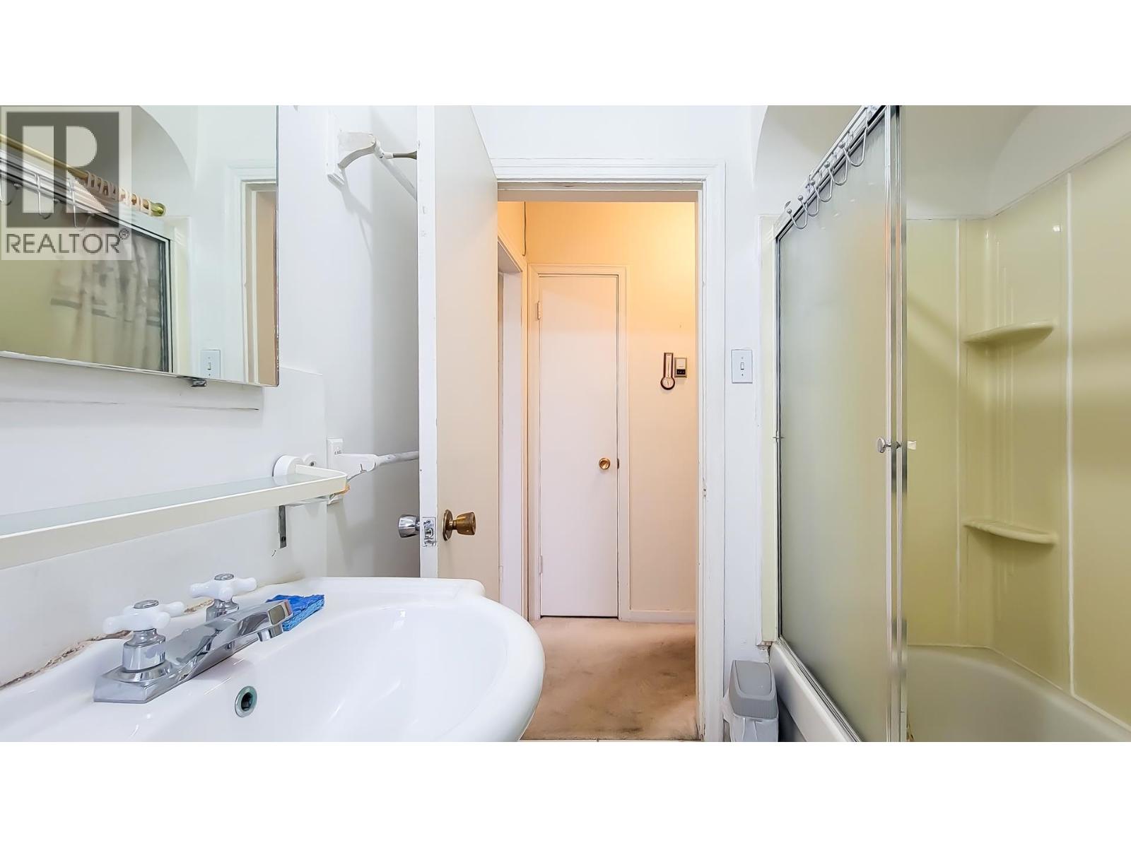8245 Selkirk Street, Vancouver, British Columbia  V6P 4H8 - Photo 19 - R3087266