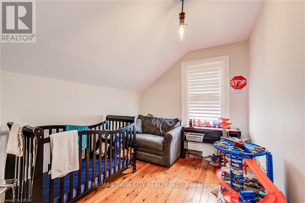 920 Orr Court, Kitchener, Ontario  N2R 1R4 - Photo 34 - X12767060