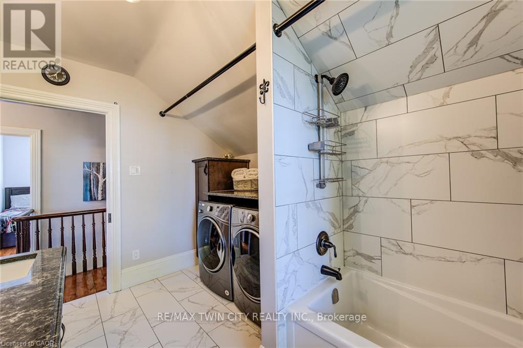 920 Orr Court, Kitchener, Ontario  N2R 1R4 - Photo 37 - X12767060