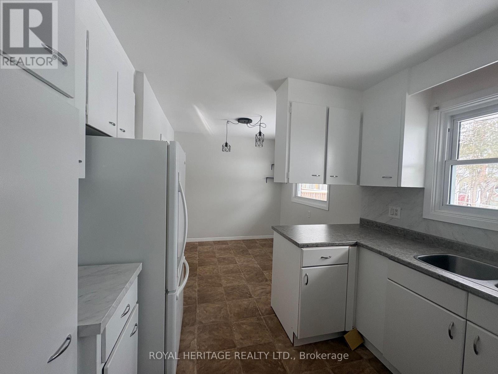 Upper - 900 Ellesmere Avenue, Peterborough, Ontario  K9H 7A7 - Photo 13 - X12767154