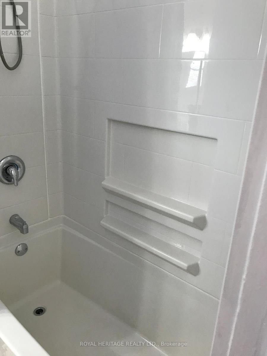 Upper - 900 Ellesmere Avenue, Peterborough, Ontario  K9H 7A7 - Photo 17 - X12767154