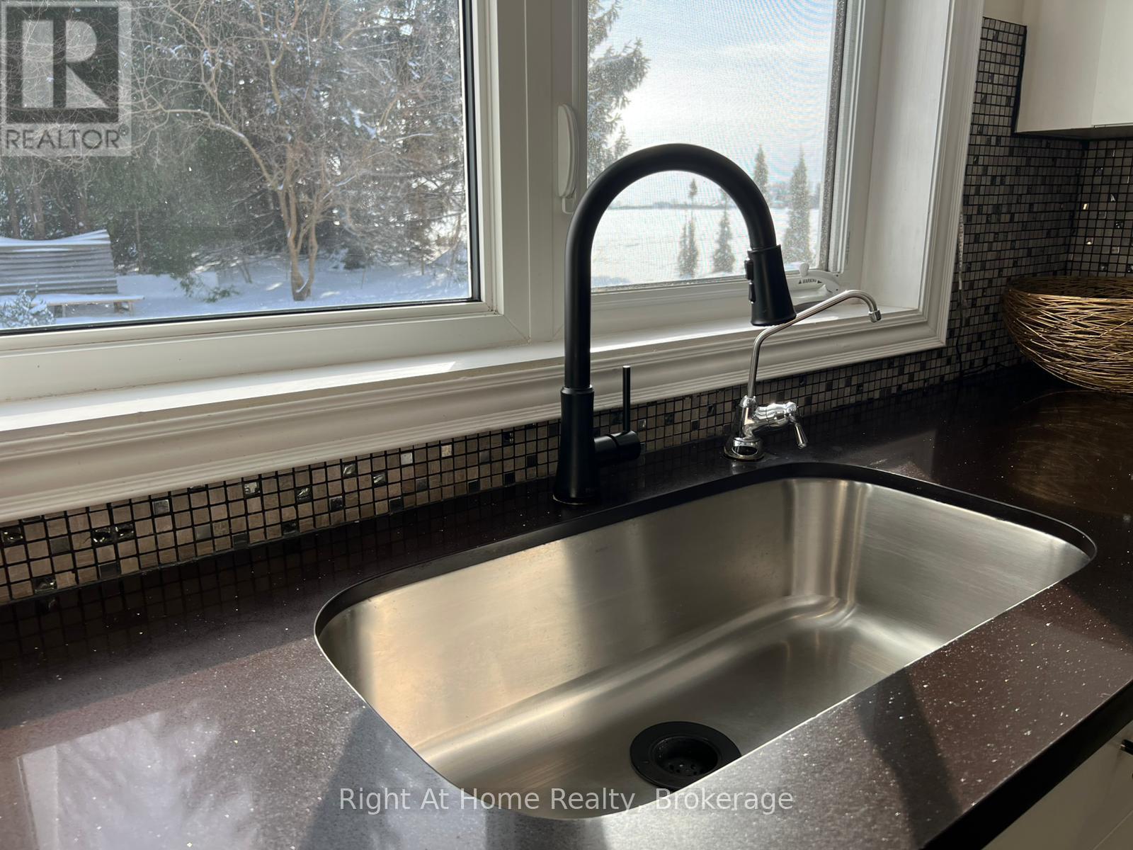 13192 Fysh Line, Chatham-Kent, Ontario  N0P 2K0 - Photo 4 - X12767268