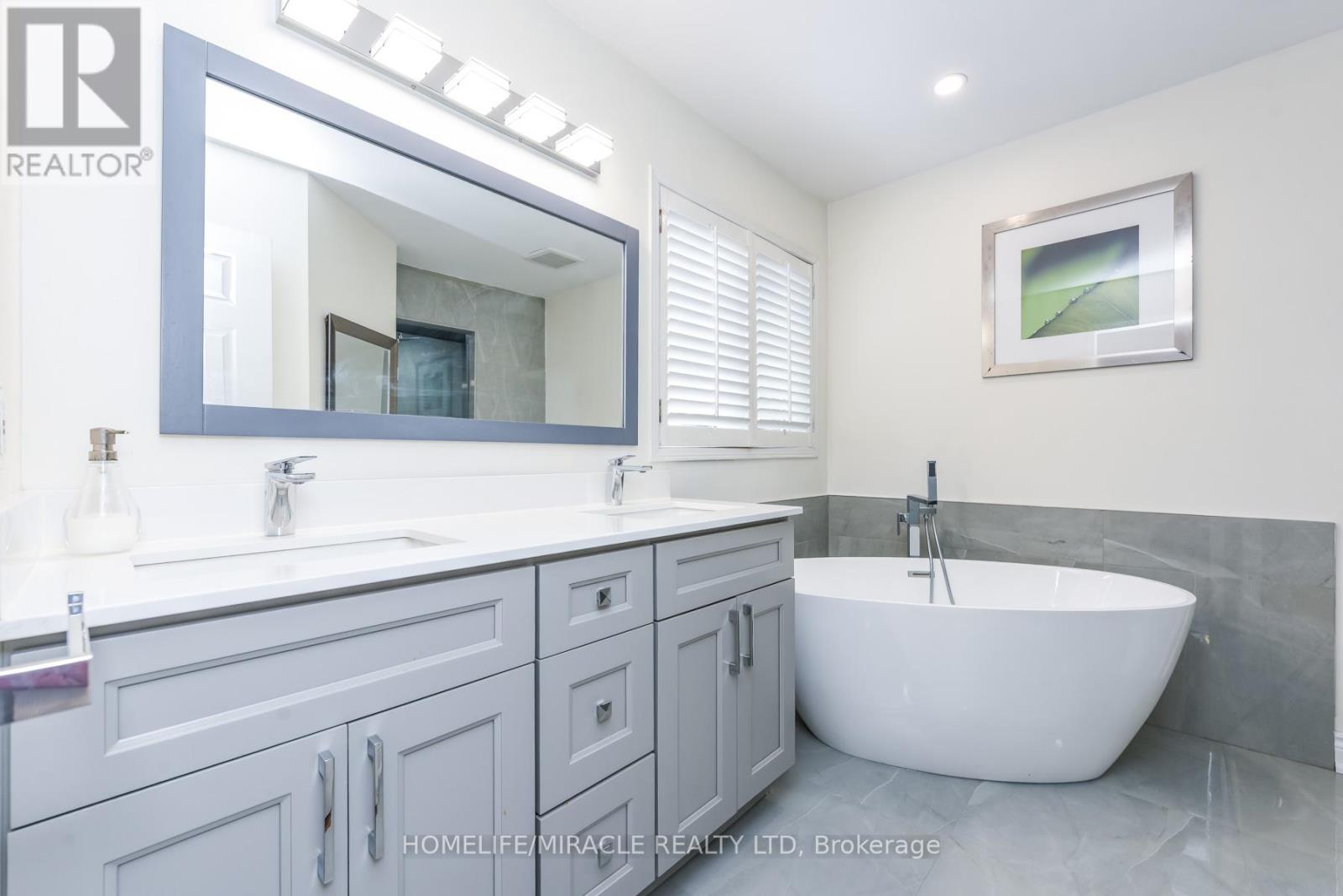 125 Seaside Circle, Brampton, Ontario  L6R 2G9 - Photo 19 - W12760758