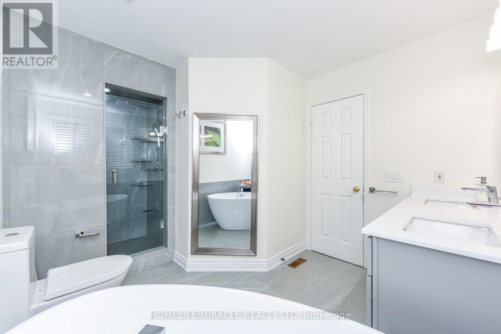 125 Seaside Circle, Brampton, Ontario  L6R 2G9 - Photo 20 - W12760758