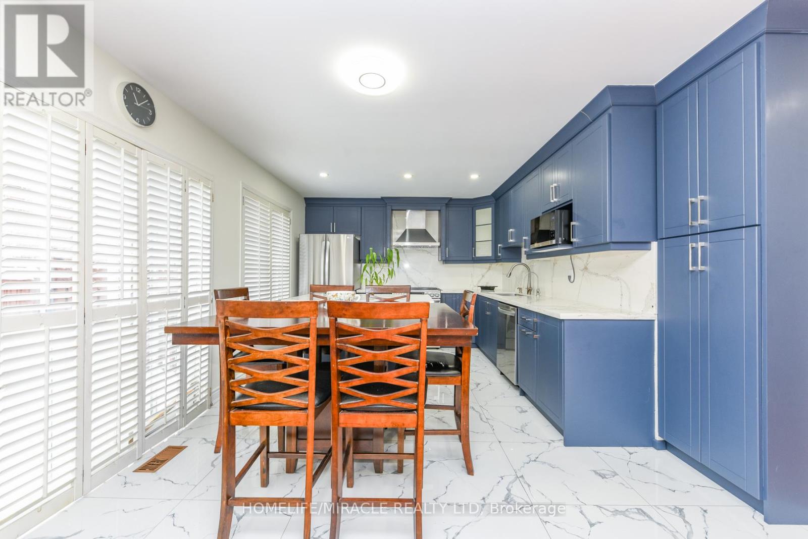 125 Seaside Circle, Brampton, Ontario  L6R 2G9 - Photo 10 - W12760758