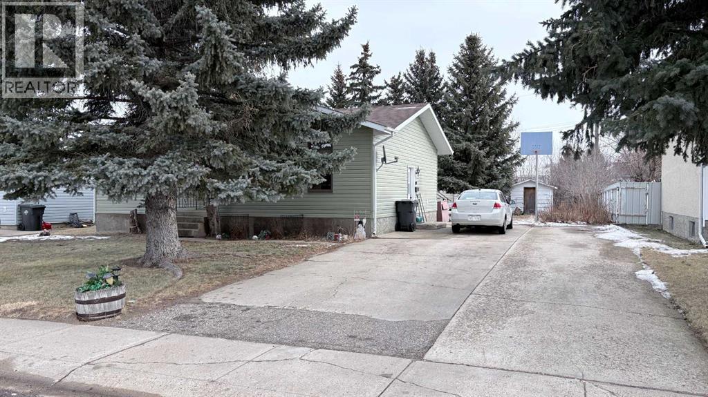 105 4th Street W, Foremost, Alberta