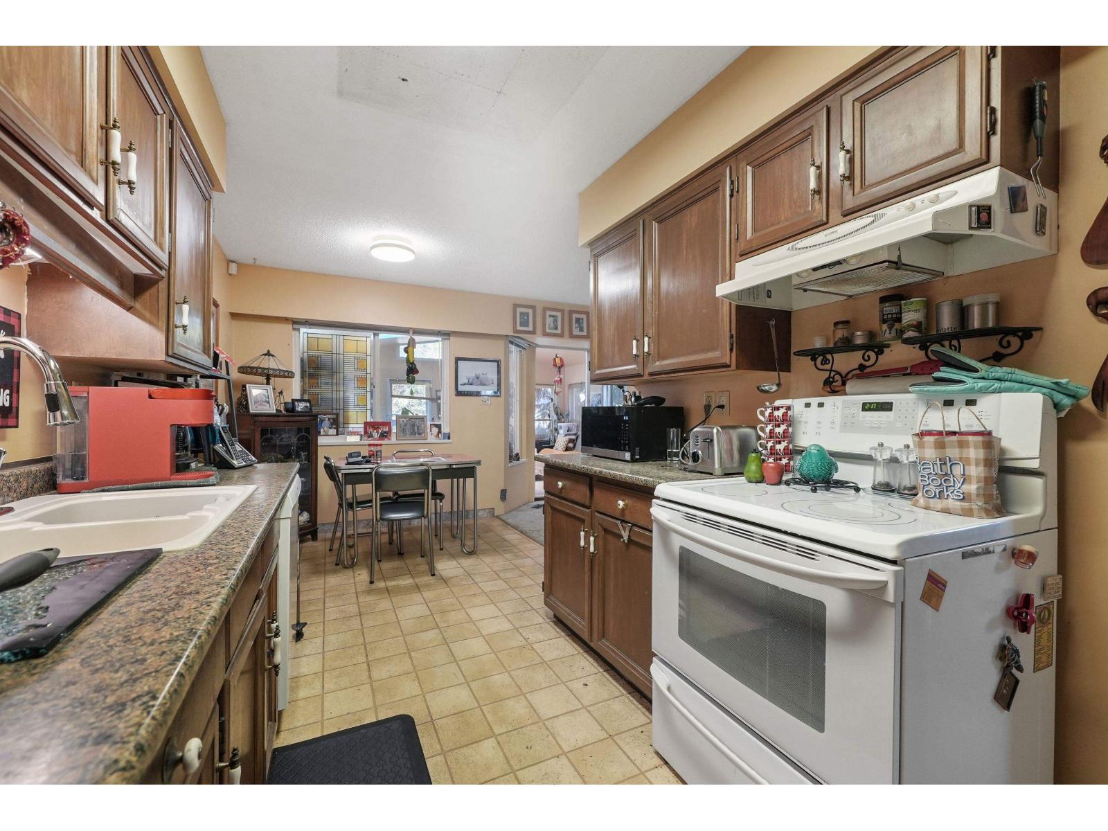 13169 98 Avenue, Surrey, British Columbia  V3T 1B8 - Photo 4 - R3085415