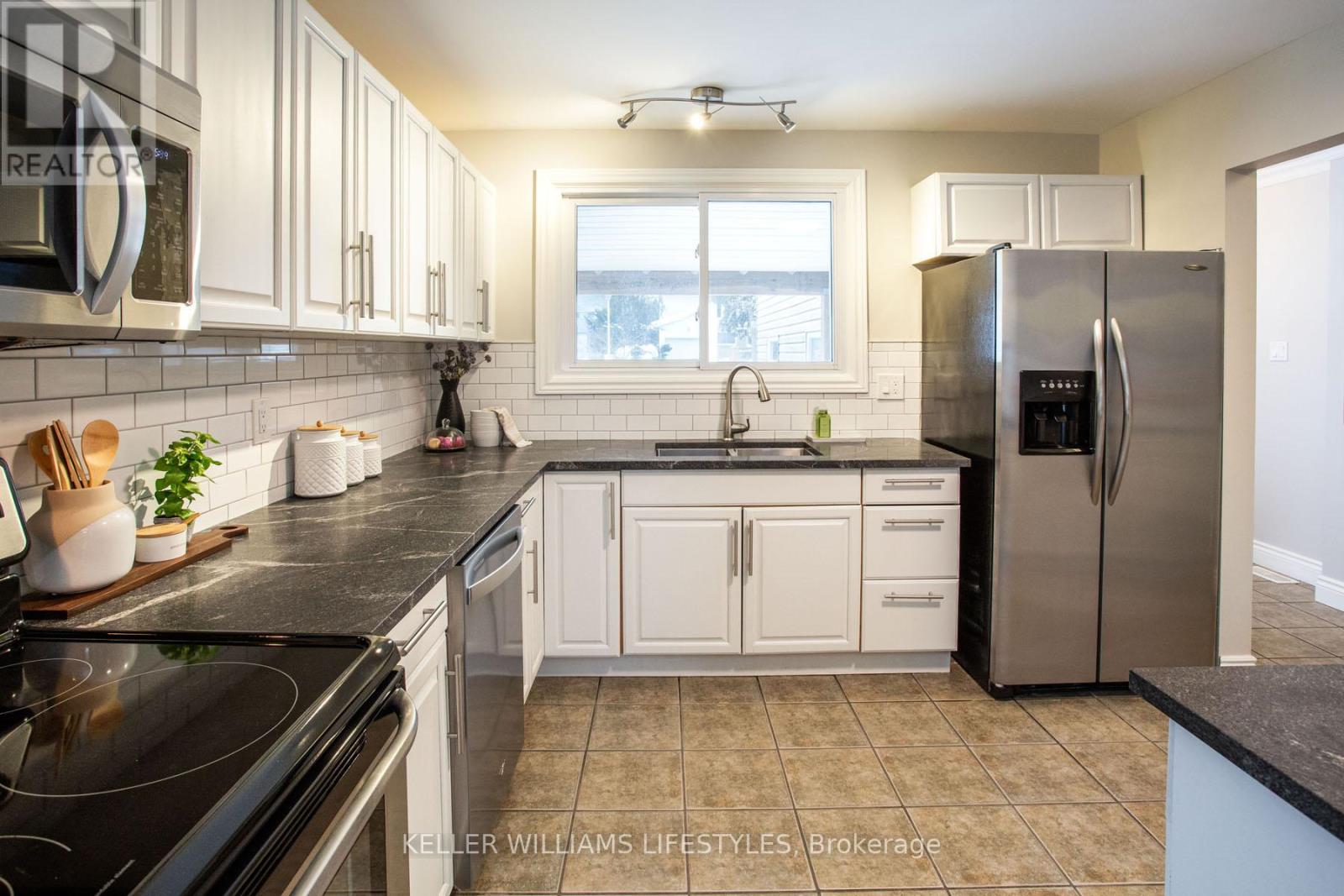 5 Winding Woods Crescent, London North, Ontario  N6G 3G3 - Photo 5 - X12767278