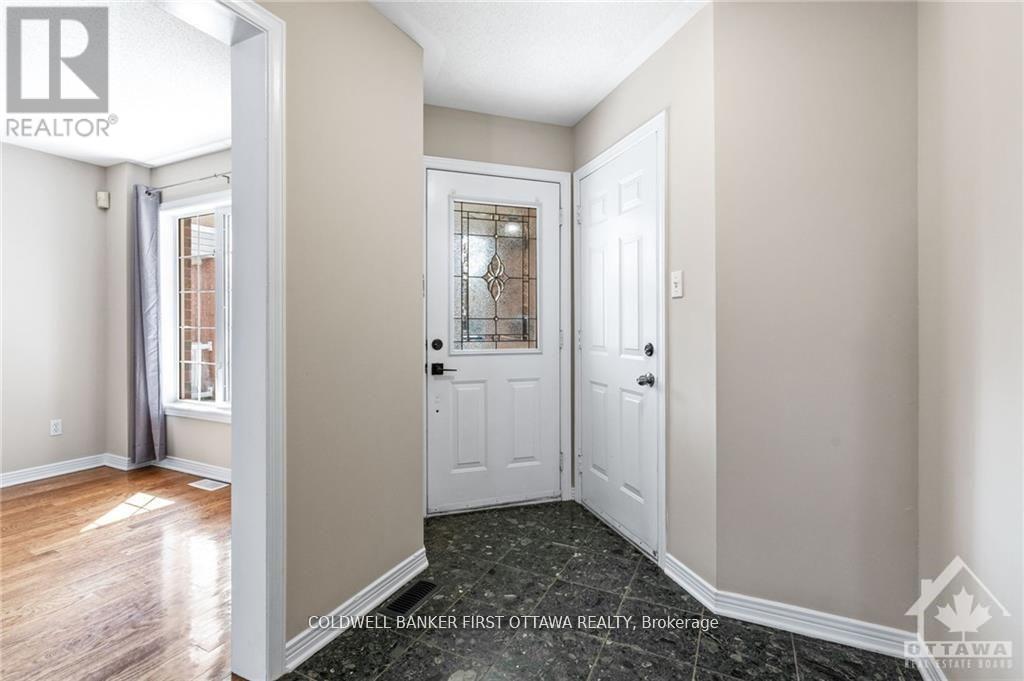 9 Armagh Way, Ottawa, Ontario  K2J 4C3 - Photo 4 - X12767202
