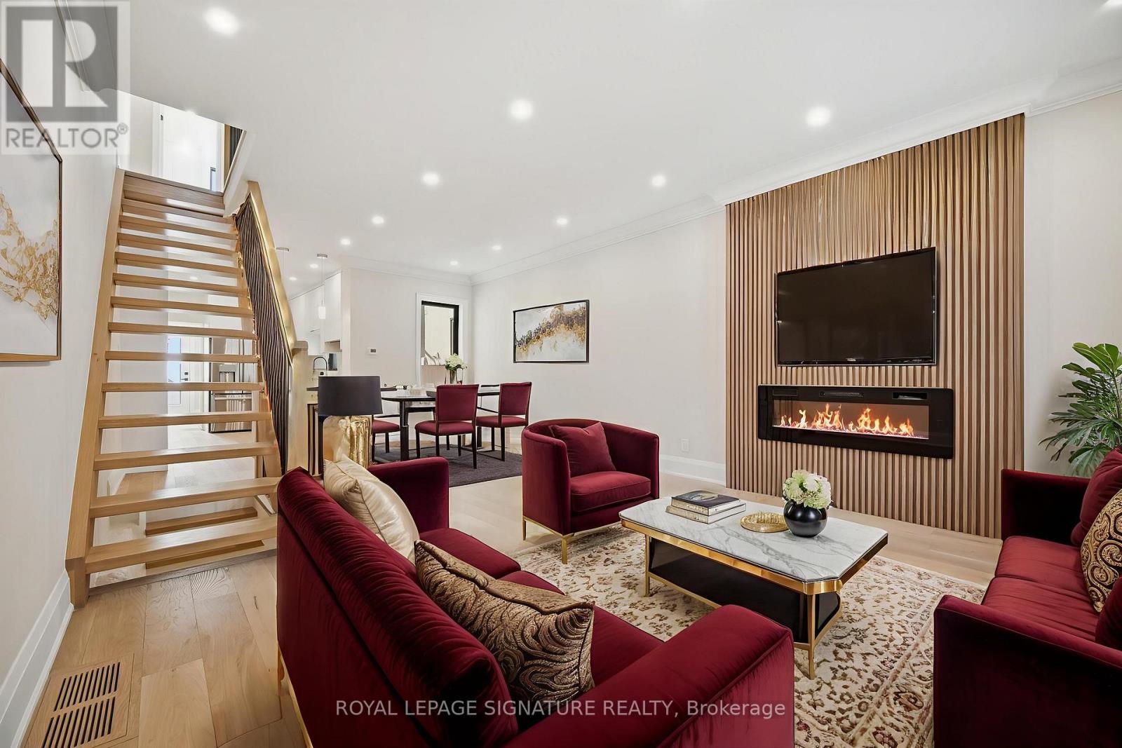 241 Maria Street, Toronto, Ontario  M6P 1W6 - Photo 14 - W12764272