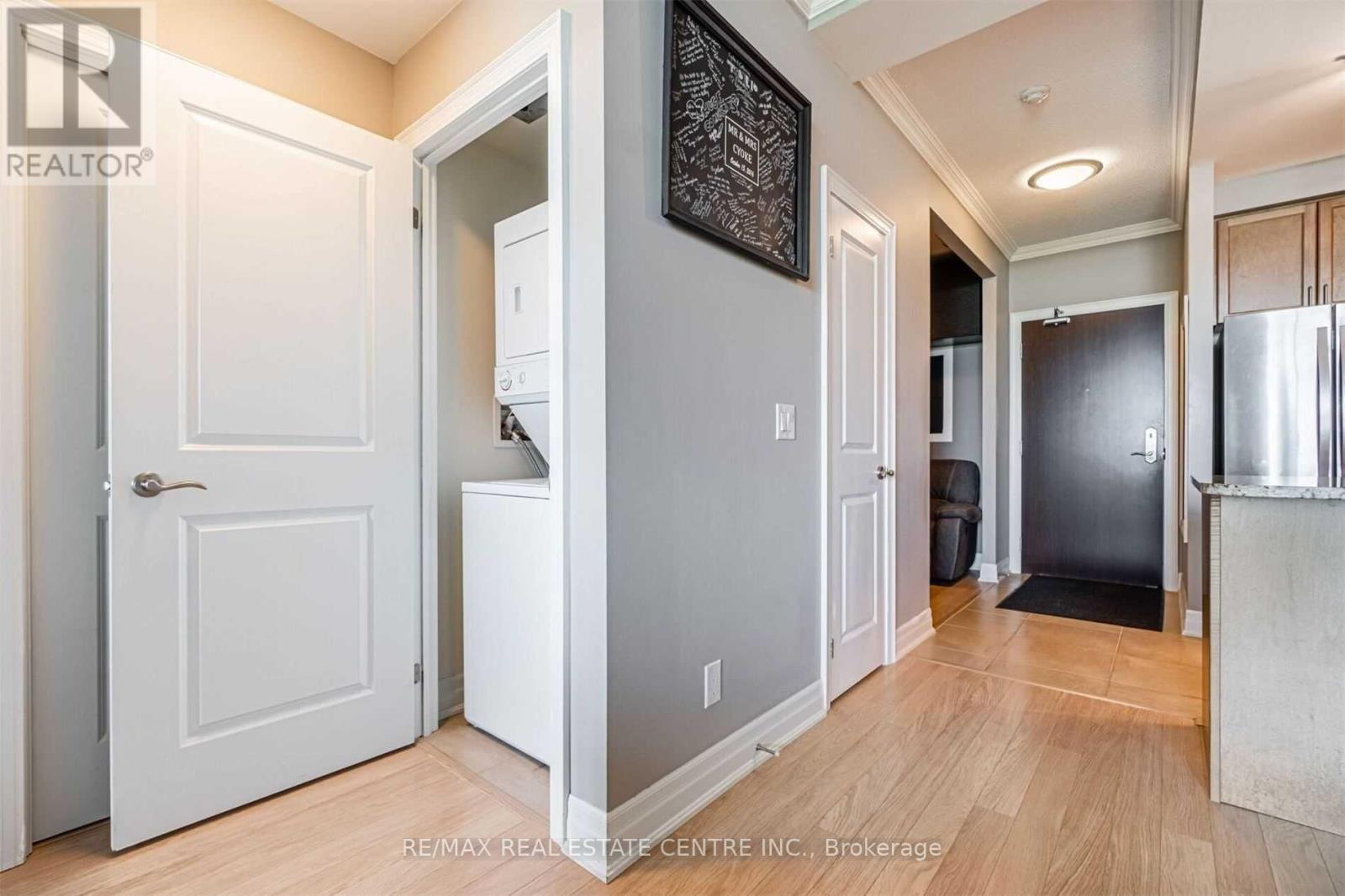 1203 - 100 John Street, Brampton, Ontario  L6W 0A8 - Photo 15 - W12767144