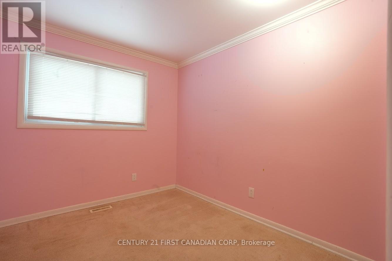12 Mendip Crescent, London South, Ontario  N6E 1H1 - Photo 10 - X12751502