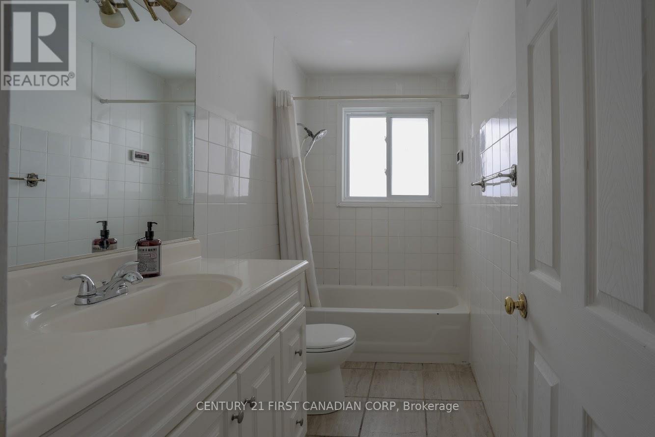 12 Mendip Crescent, London South, Ontario  N6E 1H1 - Photo 12 - X12751502