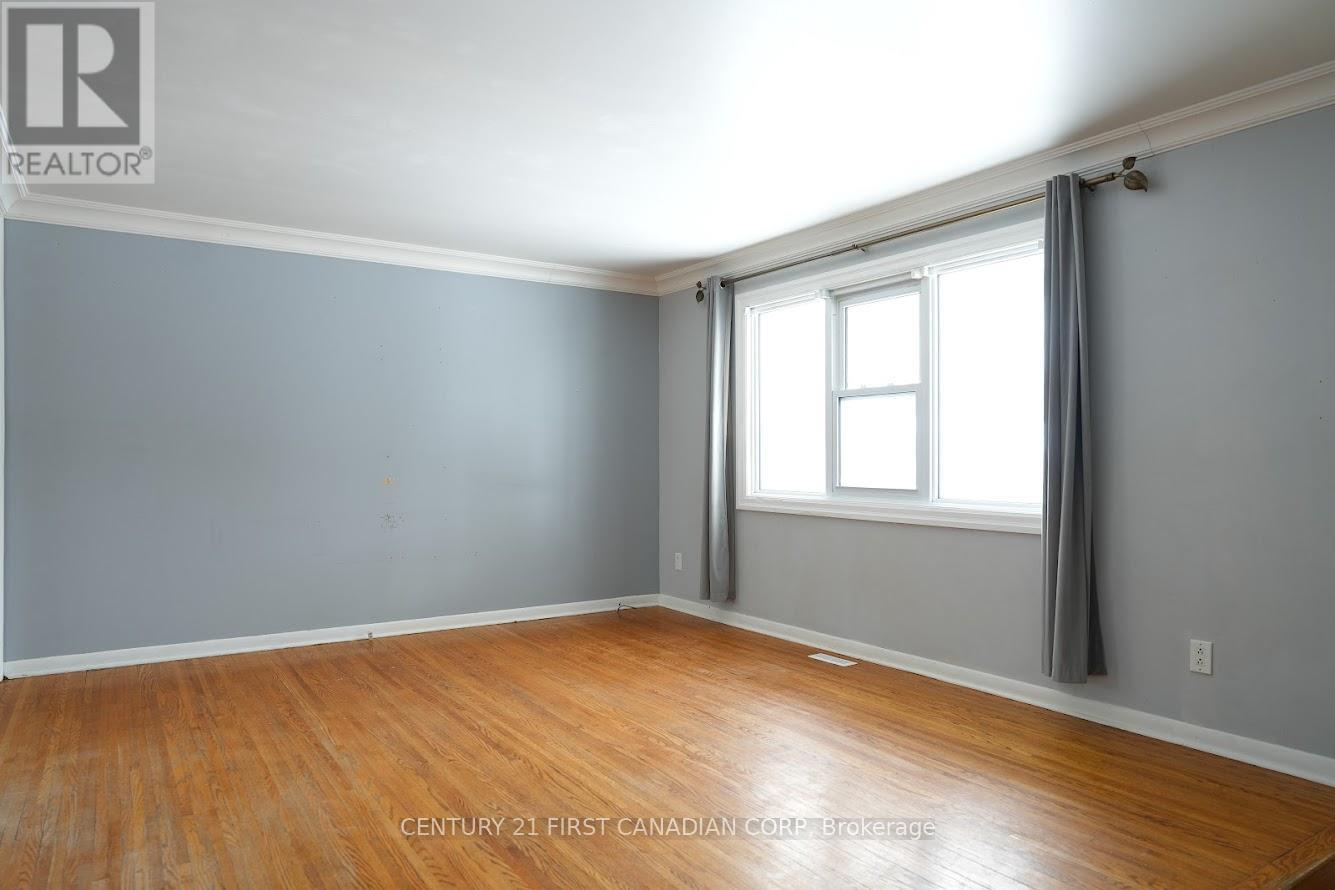 12 Mendip Crescent, London South, Ontario  N6E 1H1 - Photo 5 - X12751502