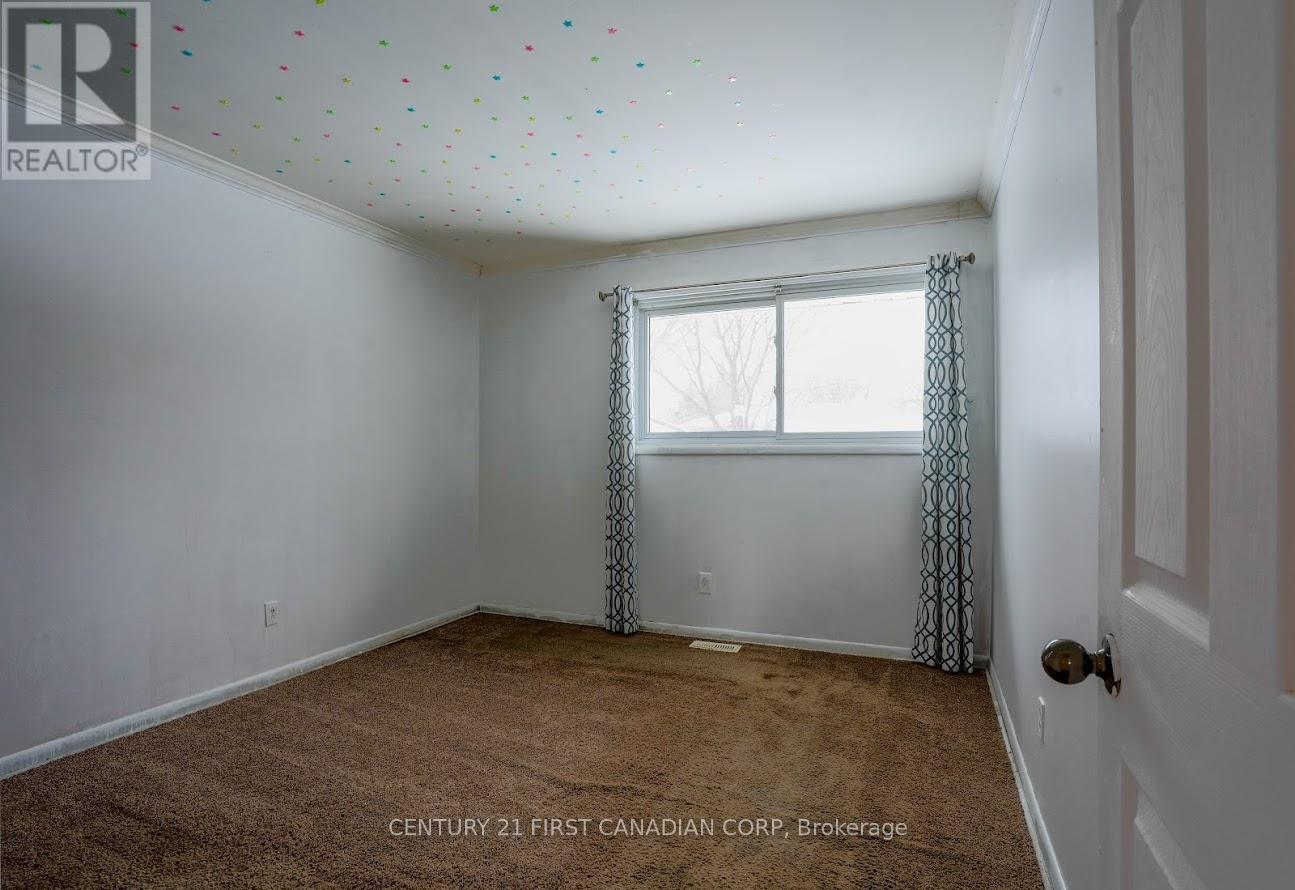 12 Mendip Crescent, London South, Ontario  N6E 1H1 - Photo 8 - X12751502
