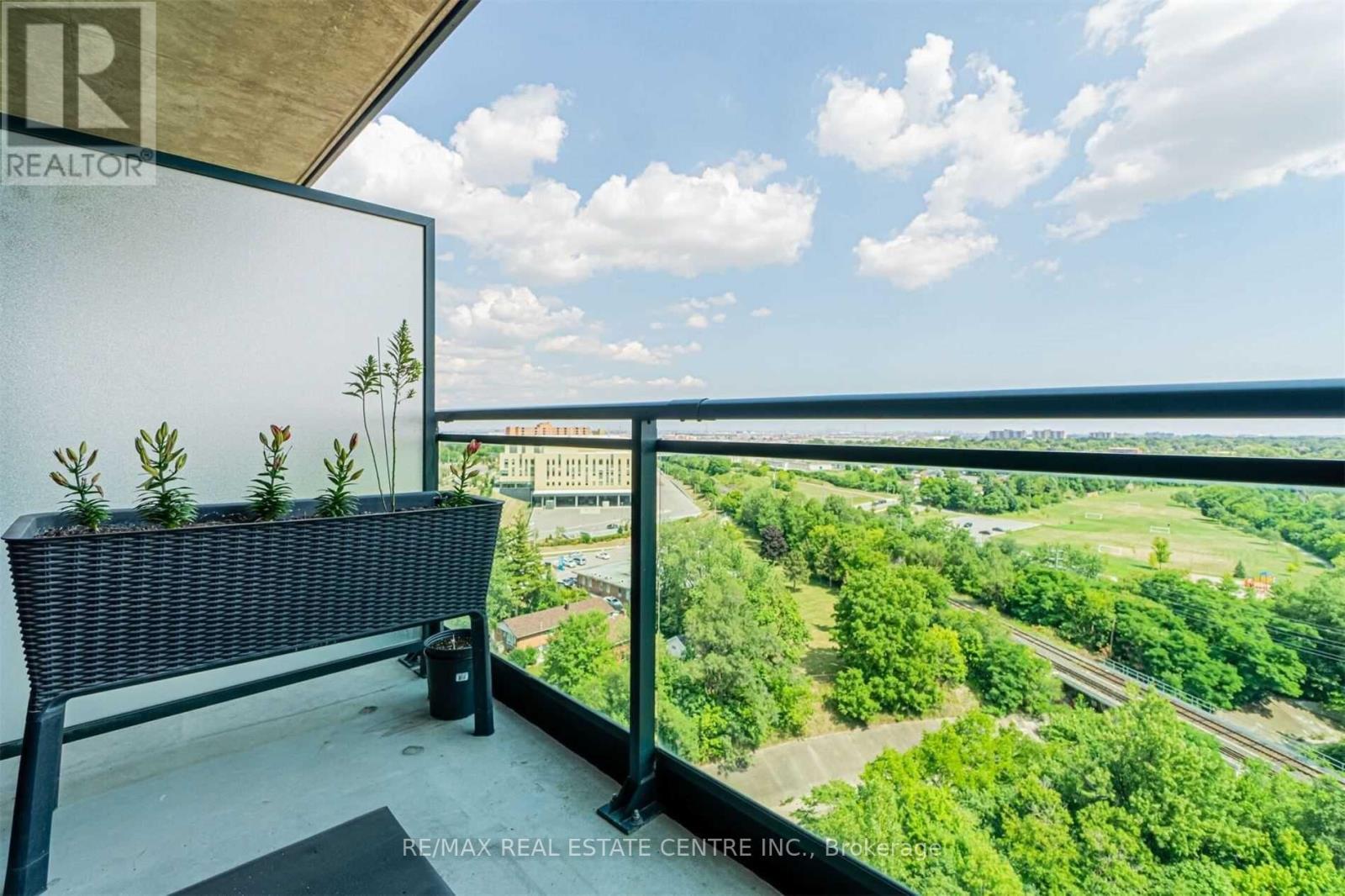 1203 - 100 John Street, Brampton, Ontario  L6W 0A8 - Photo 16 - W12767144