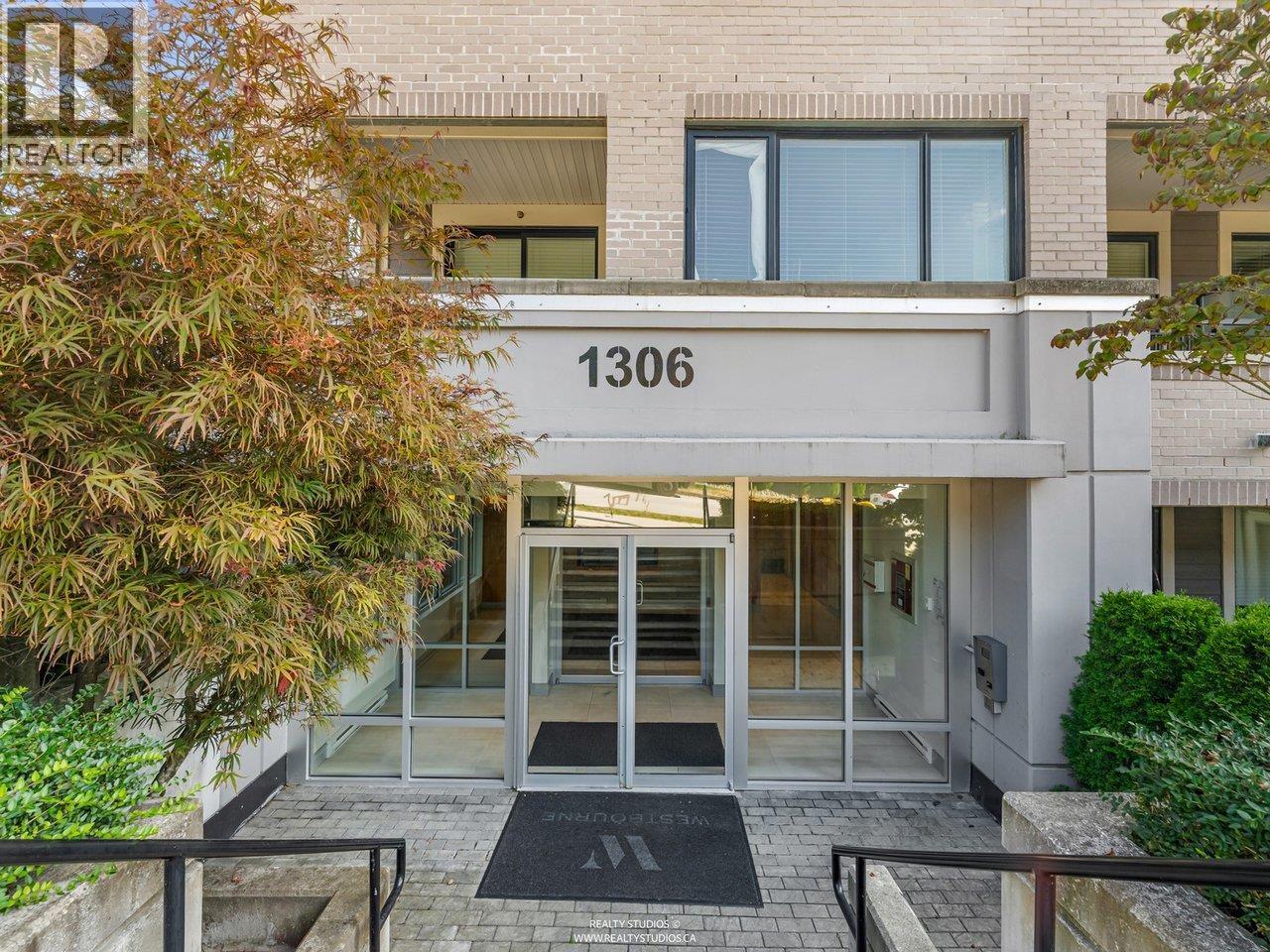 Ph-08 1306 Fifth Avenue, New Westminster, British Columbia  V3M 0K5 - Photo 2 - R3087463