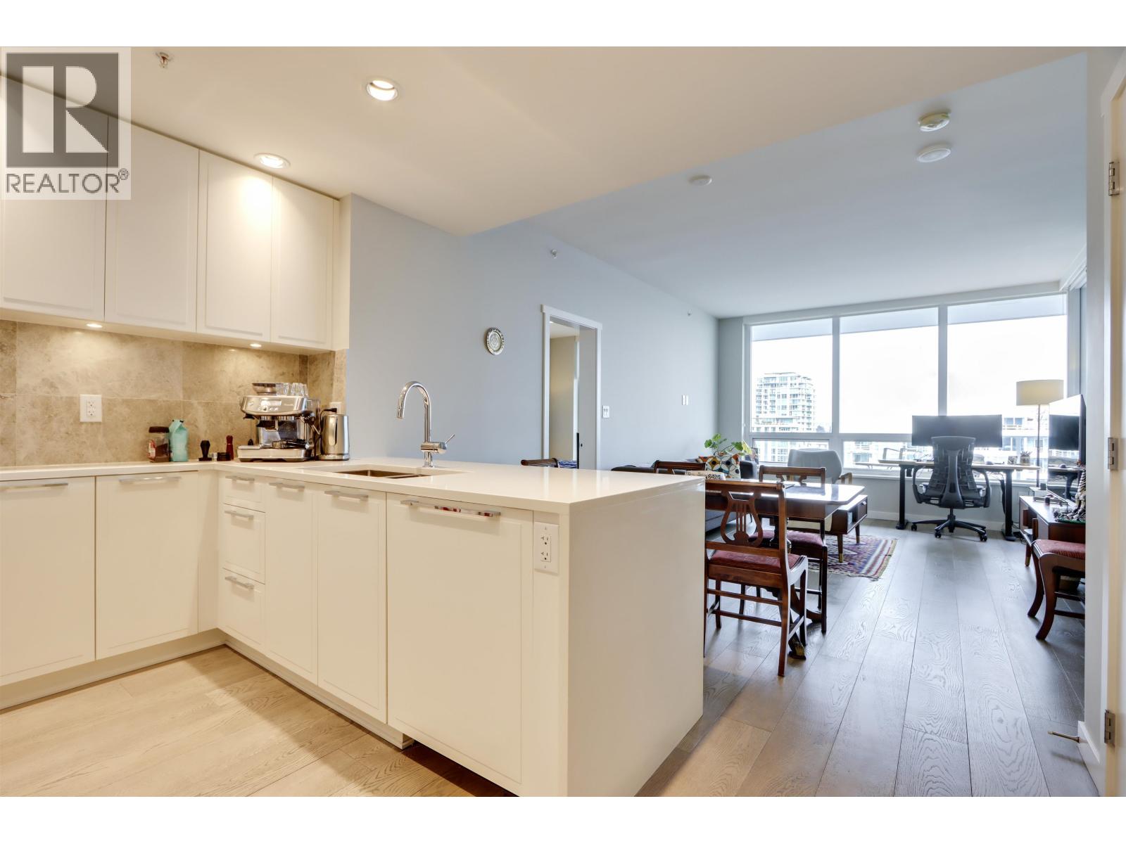 1208 118 Carrie Cates Court, Vancouver, British Columbia  V7M 0G6 - Photo 2 - R3087476