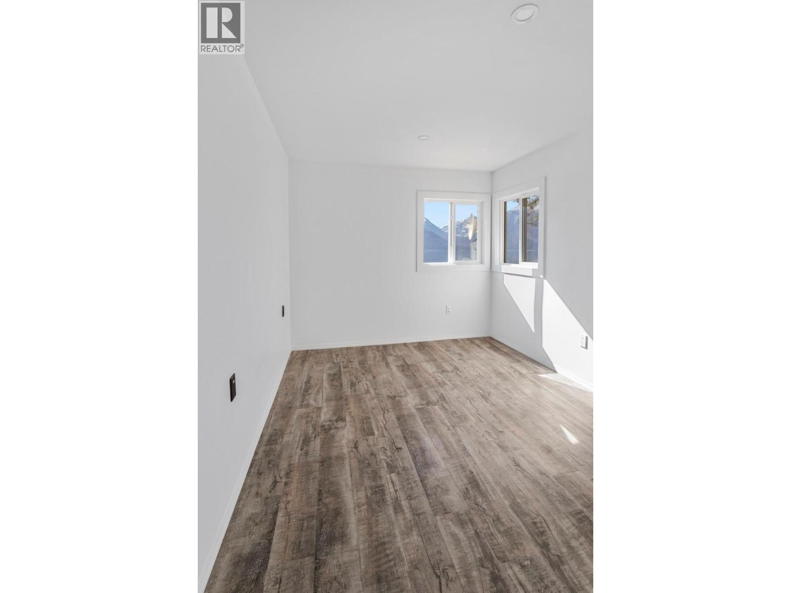 9873 3a Highway, Kuskanook, British Columbia V0B 2C0 - Photo 17 - 10373937