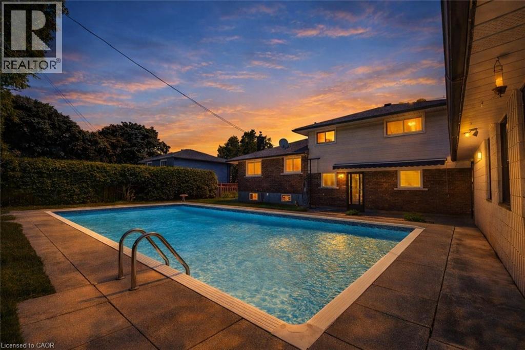 765 Wesley Street, Burlington, Ontario  L7R 3H3 - Photo 2 - 40802971