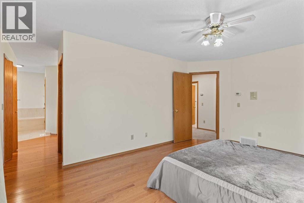 1024 Santana Road Nw, Calgary, Alberta  T3K 3M2 - Photo 36 - A2260607