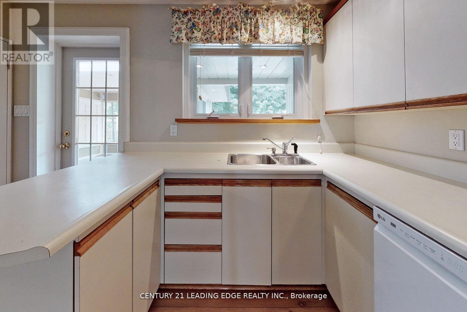 Main - 47 Southwell Drive, Toronto, Ontario  M3B 2P1 - Photo 11 - C12767300