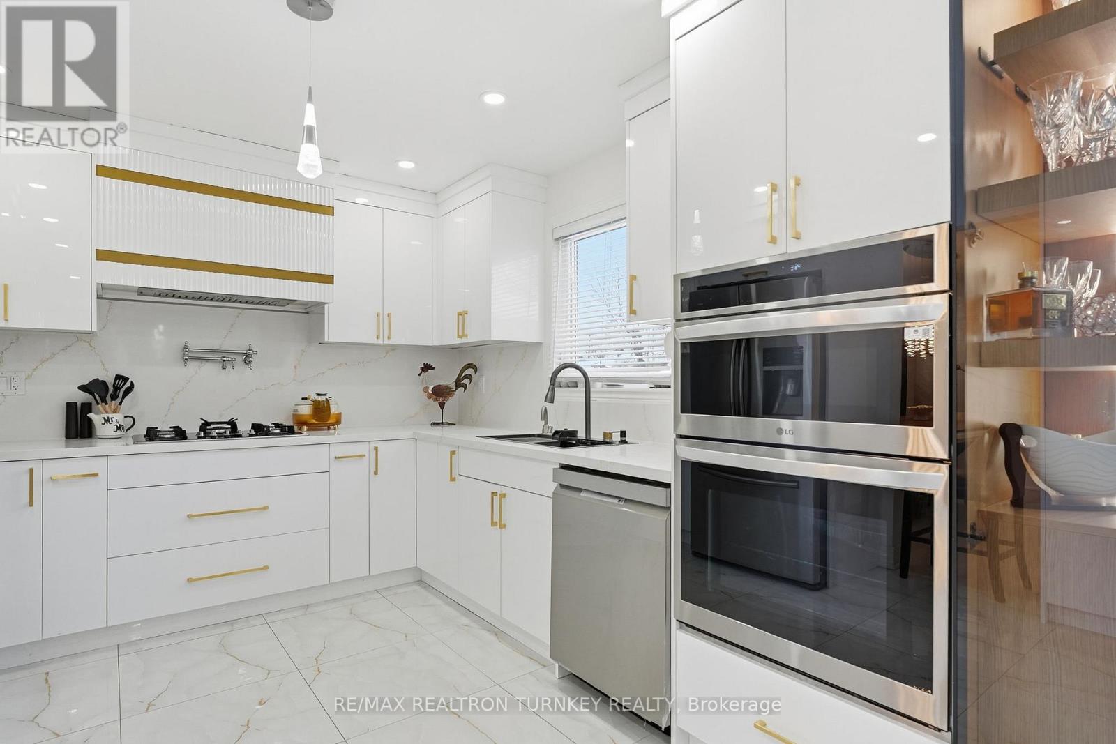 341 Buckingham Road, Newmarket, Ontario  L3Y 6K6 - Photo 12 - N12767214