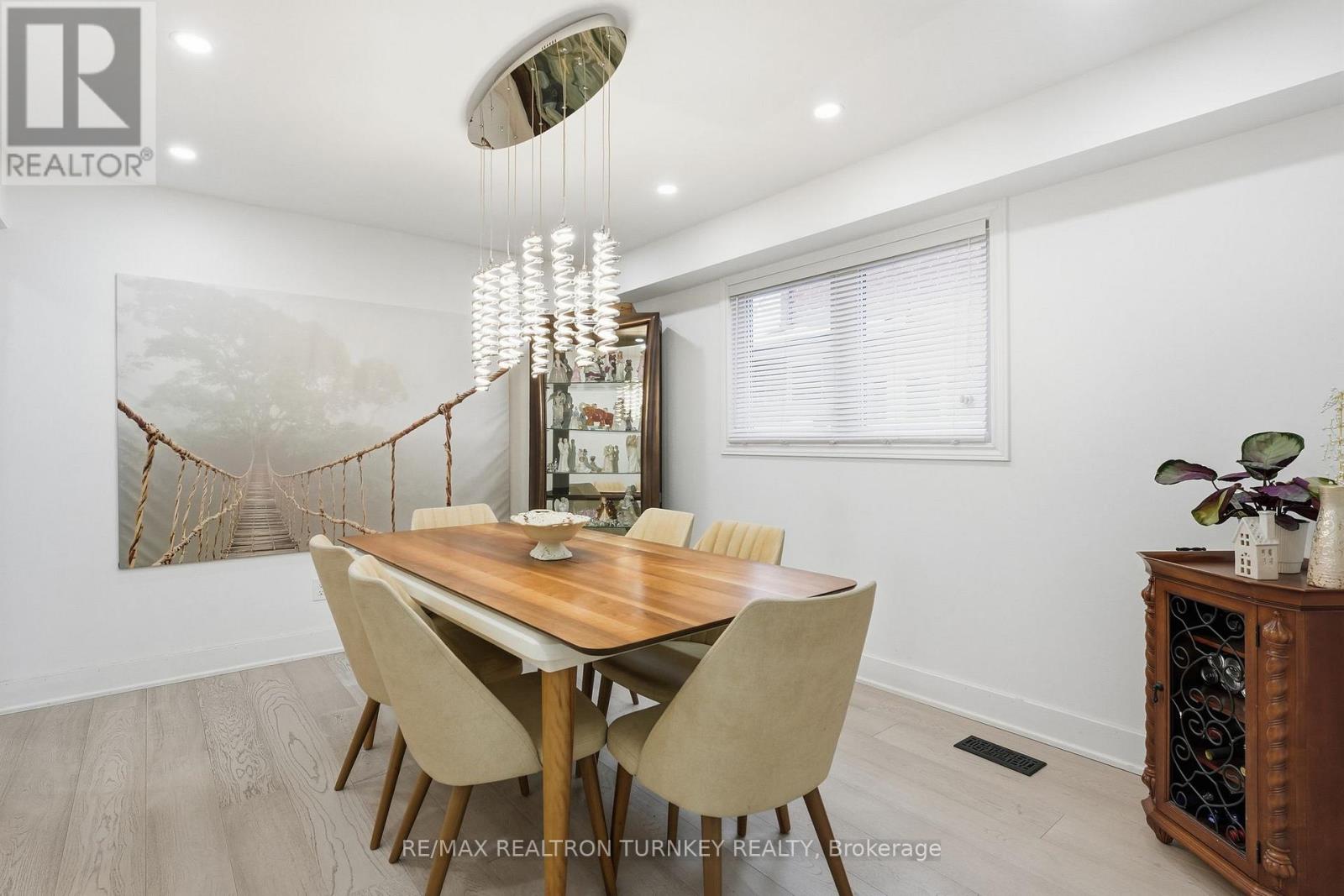 341 Buckingham Road, Newmarket, Ontario  L3Y 6K6 - Photo 17 - N12767214