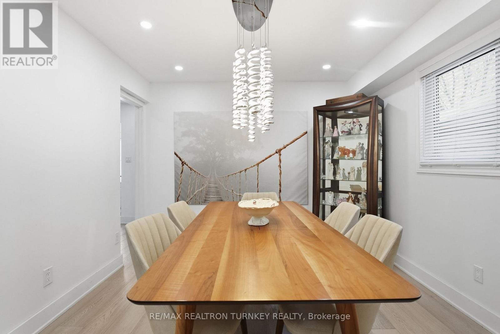 341 Buckingham Road, Newmarket, Ontario  L3Y 6K6 - Photo 18 - N12767214