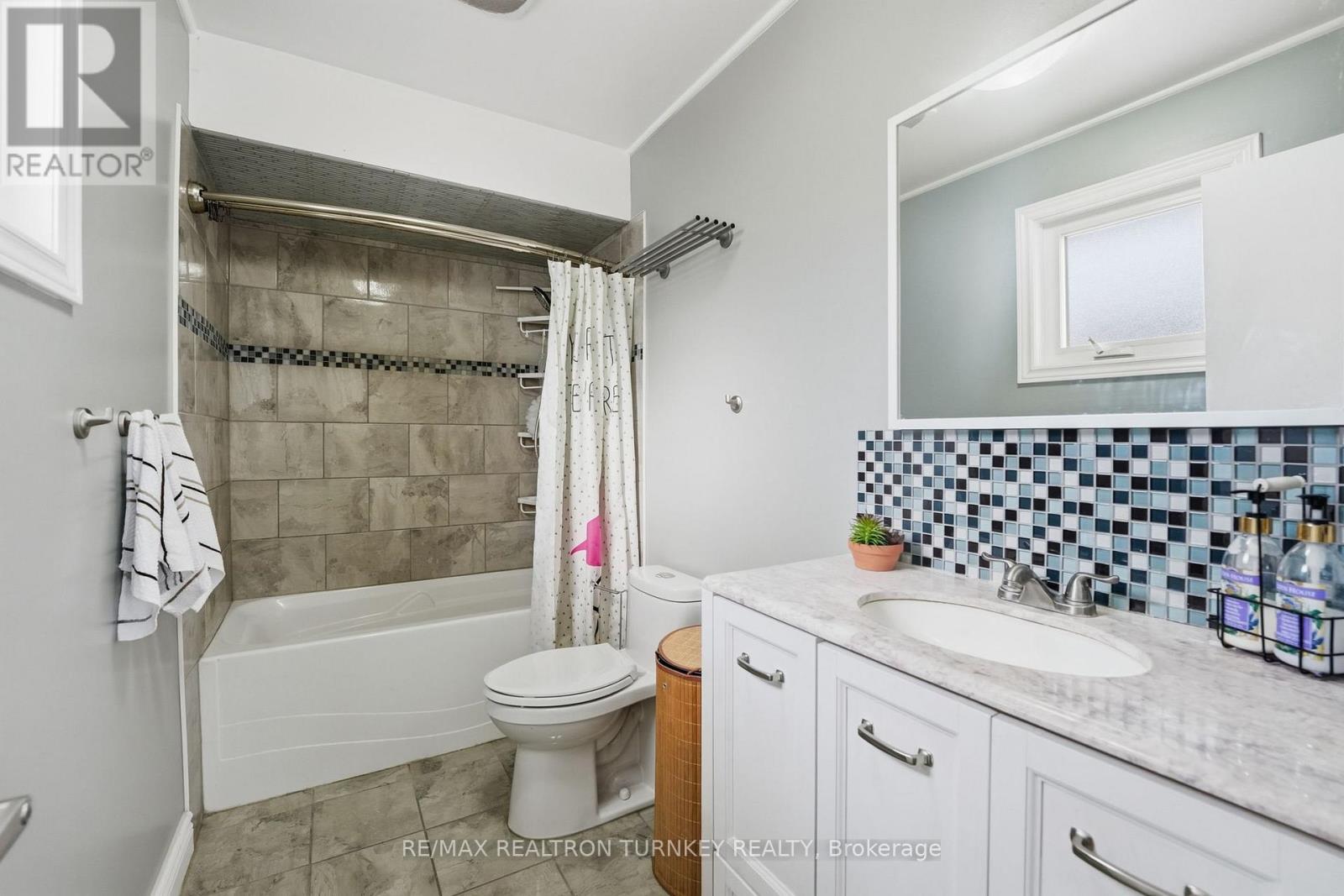 341 Buckingham Road, Newmarket, Ontario  L3Y 6K6 - Photo 25 - N12767214