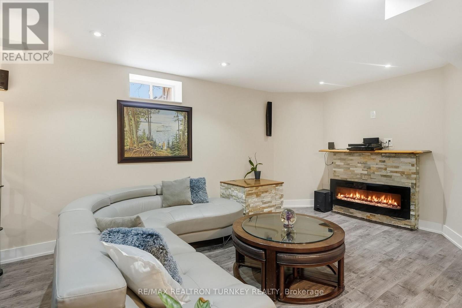 341 Buckingham Road, Newmarket, Ontario  L3Y 6K6 - Photo 33 - N12767214