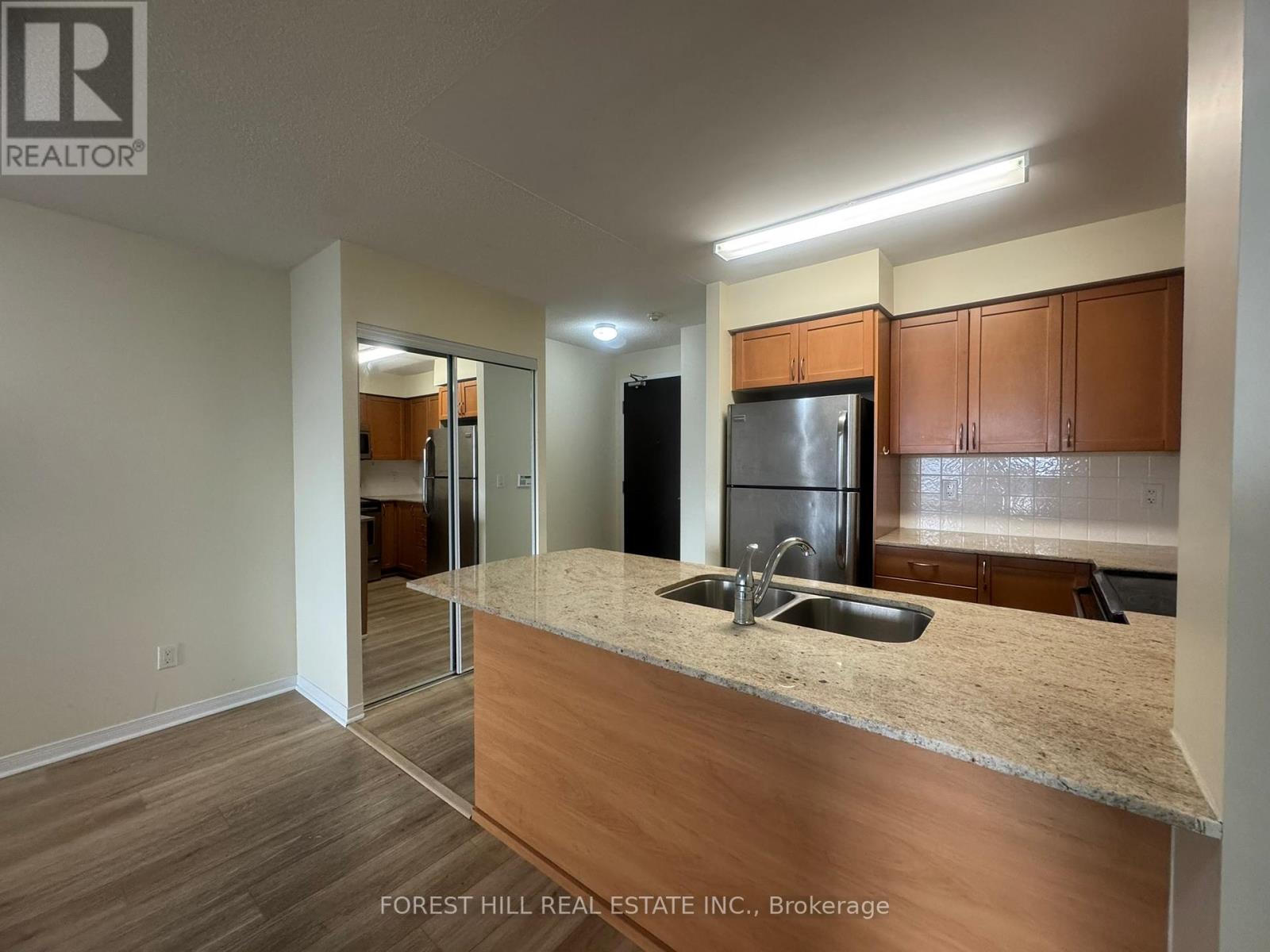 707 - 75 King William Crescent, Richmond Hill, Ontario  L4B 0B1 - Photo 5 - N12642760