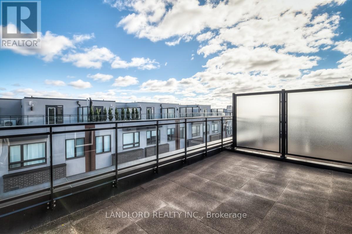 C305 - 1120 Briar Hill Avenue, Toronto, Ontario  M6B 1M7 - Photo 15 - W12767266