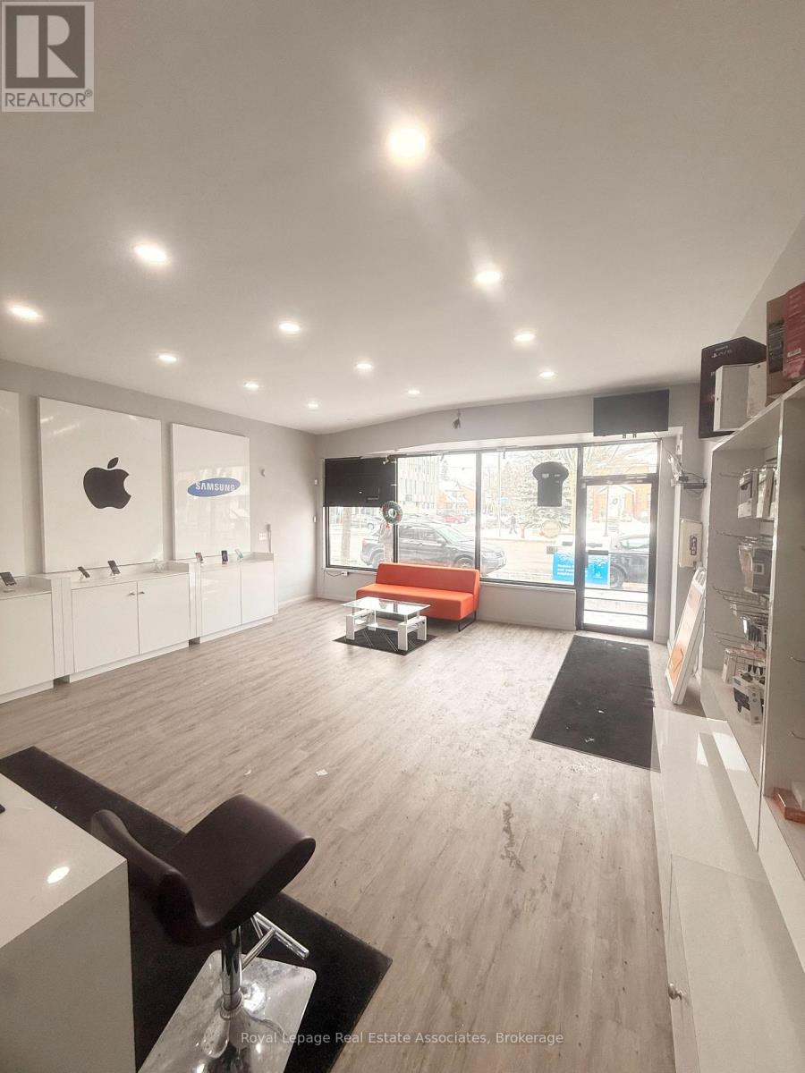 237 Lakeshore Road E, Mississauga, Ontario  L5G 1G8 - Photo 4 - W12767292