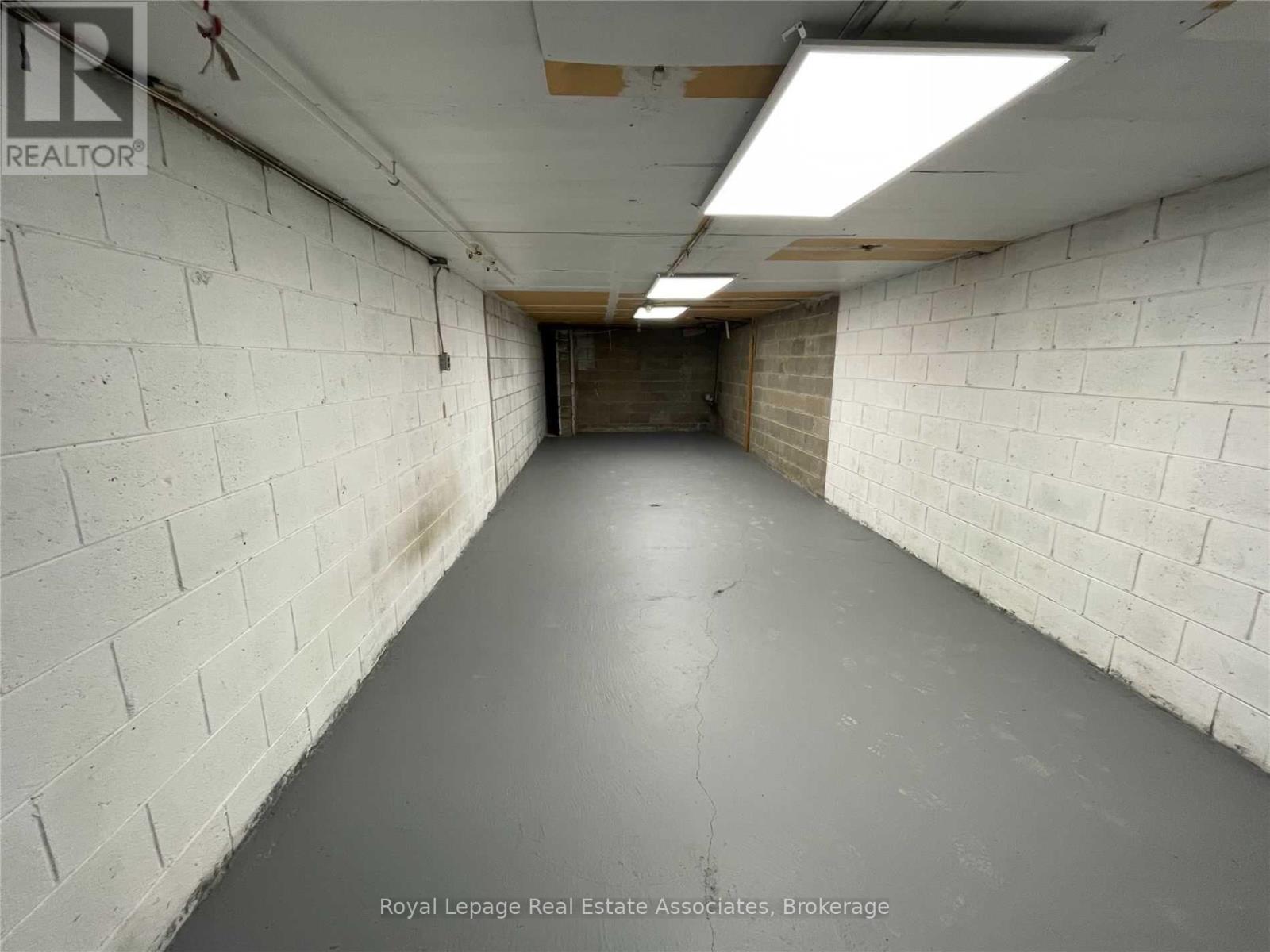 237 Lakeshore Road E, Mississauga, Ontario  L5G 1G8 - Photo 8 - W12767292