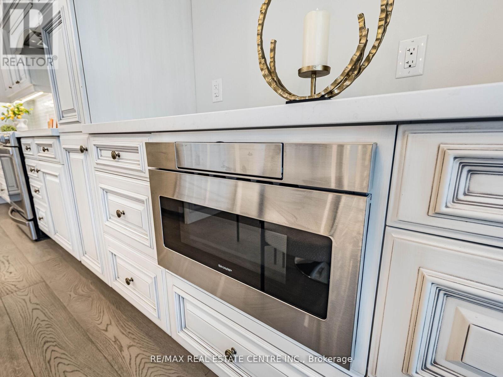 3253 Mintwood Circle, Oakville, Ontario  L6H 7C3 - Photo 18 - W12767296