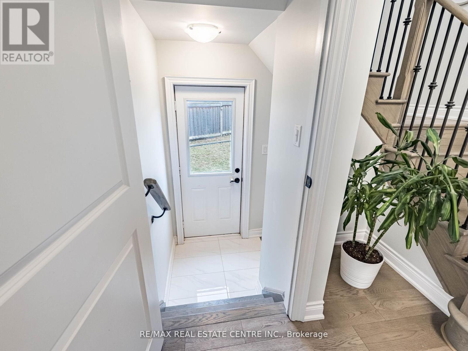 3253 Mintwood Circle, Oakville, Ontario  L6H 7C3 - Photo 40 - W12767296