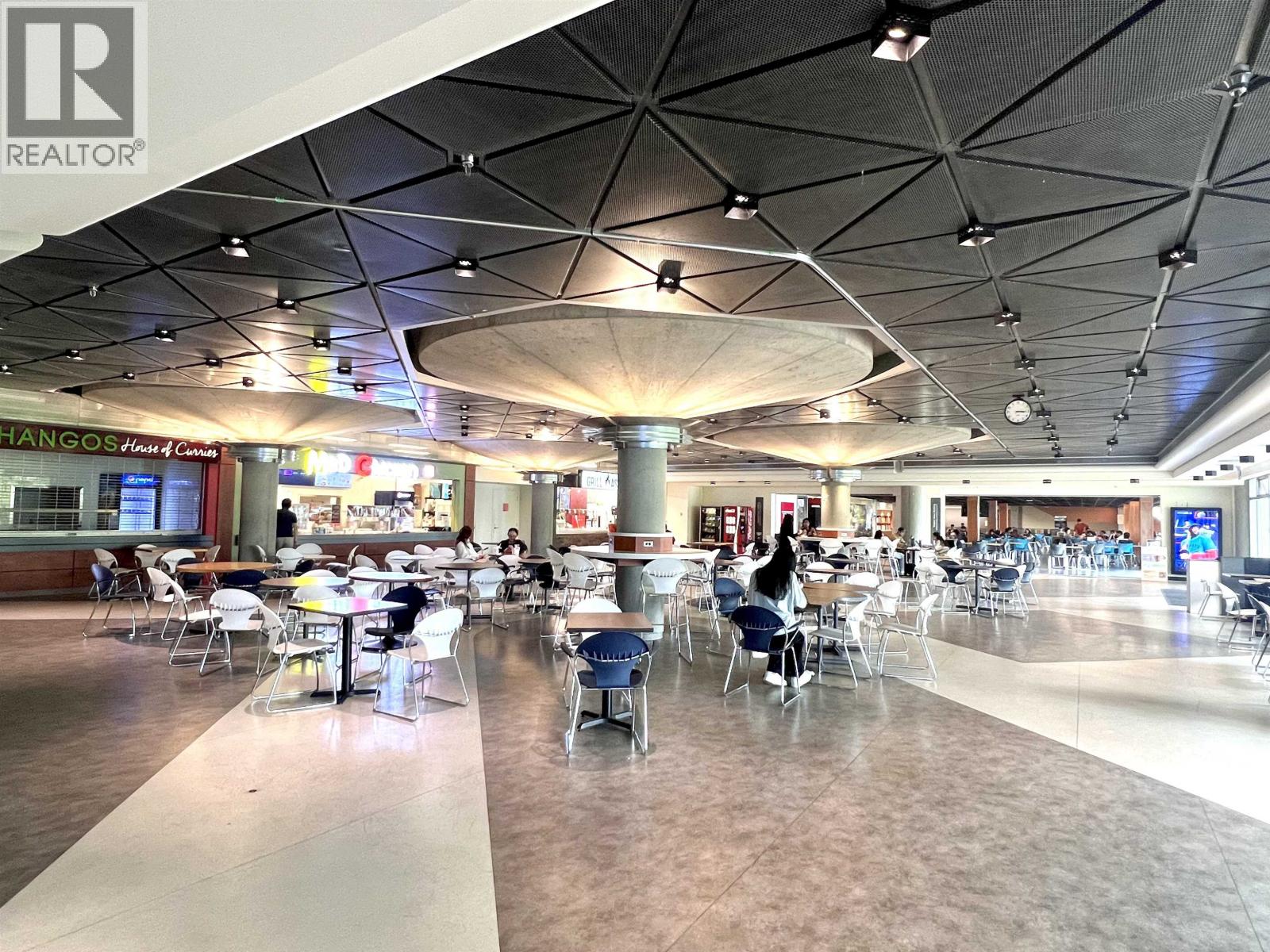 Listing Picture 21 of 25 : 2301 8888 UNIVERSITY DRIVE, Burnaby / 本拿比 - 魯藝地產 Yvonne Lu Group - MLS Medallion Club Member