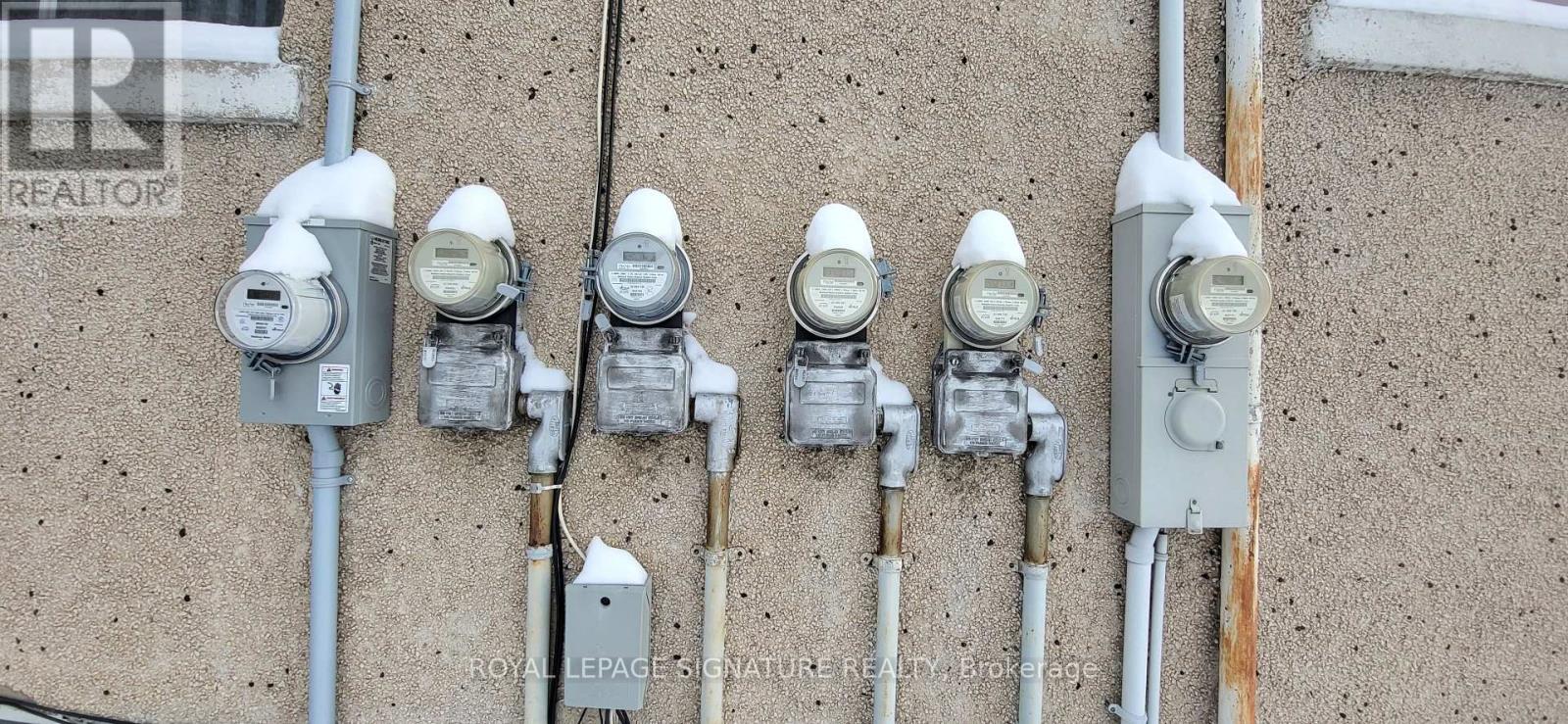 22 Kennedy Street, Welland, Ontario  L3B 3R6 - Photo 2 - X12767236