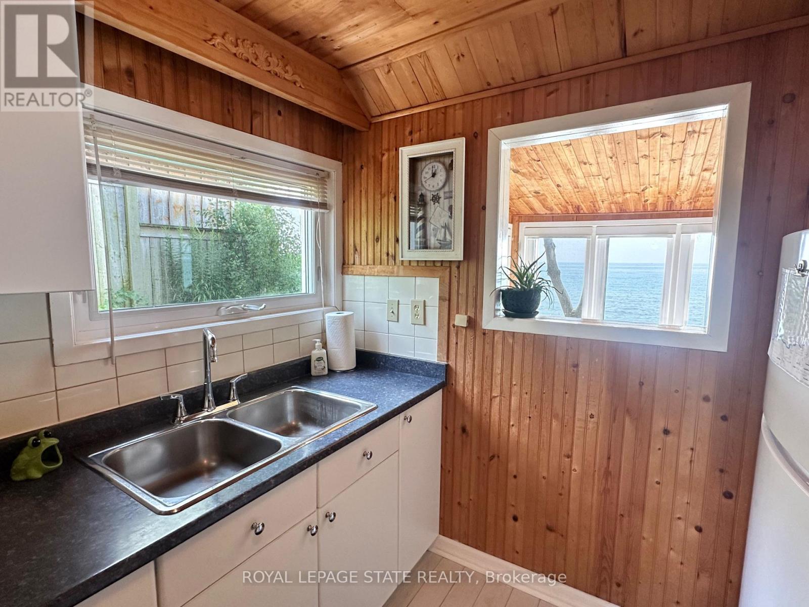 2110 Lakeshore Road, Haldimand, Ontario  N1A 2W8 - Photo 21 - X12767286