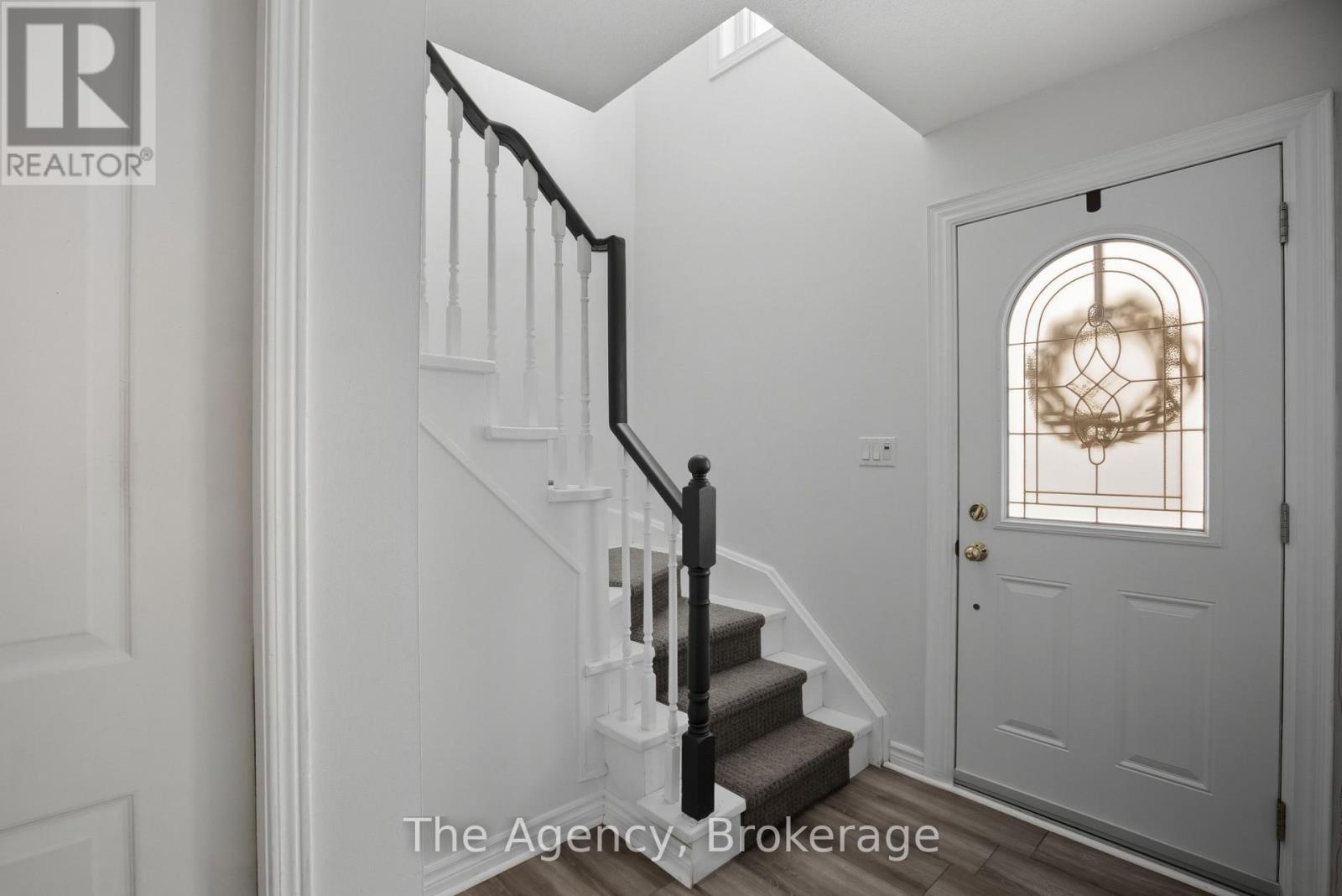 110 Leeson Street S, East Luther Grand Valley, Ontario  L0N 1G0 - Photo 2 - X12767338