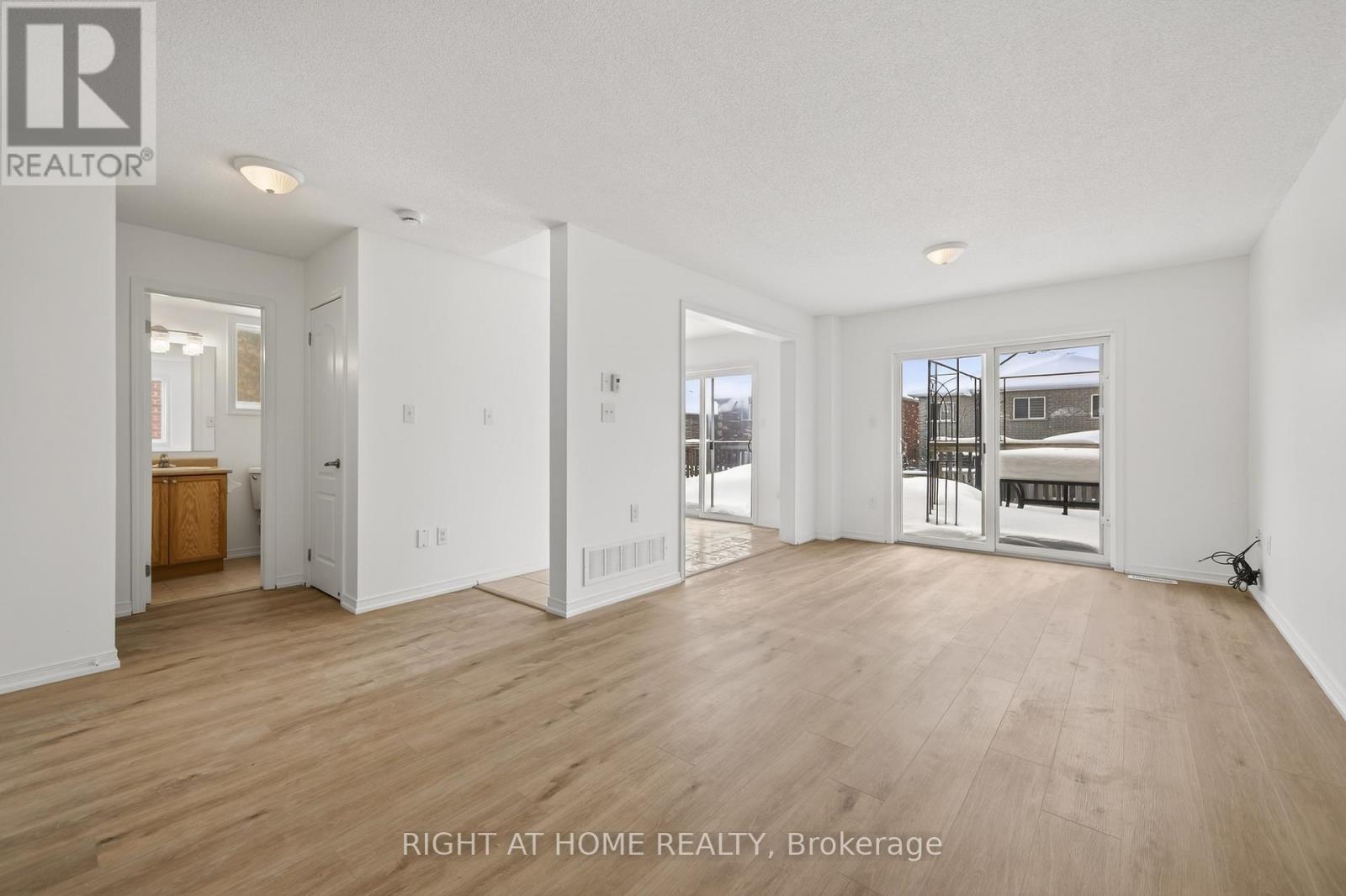 2084 Osbond Road E, Innisfil, Ontario  L9S 0A9 - Photo 10 - N12727620