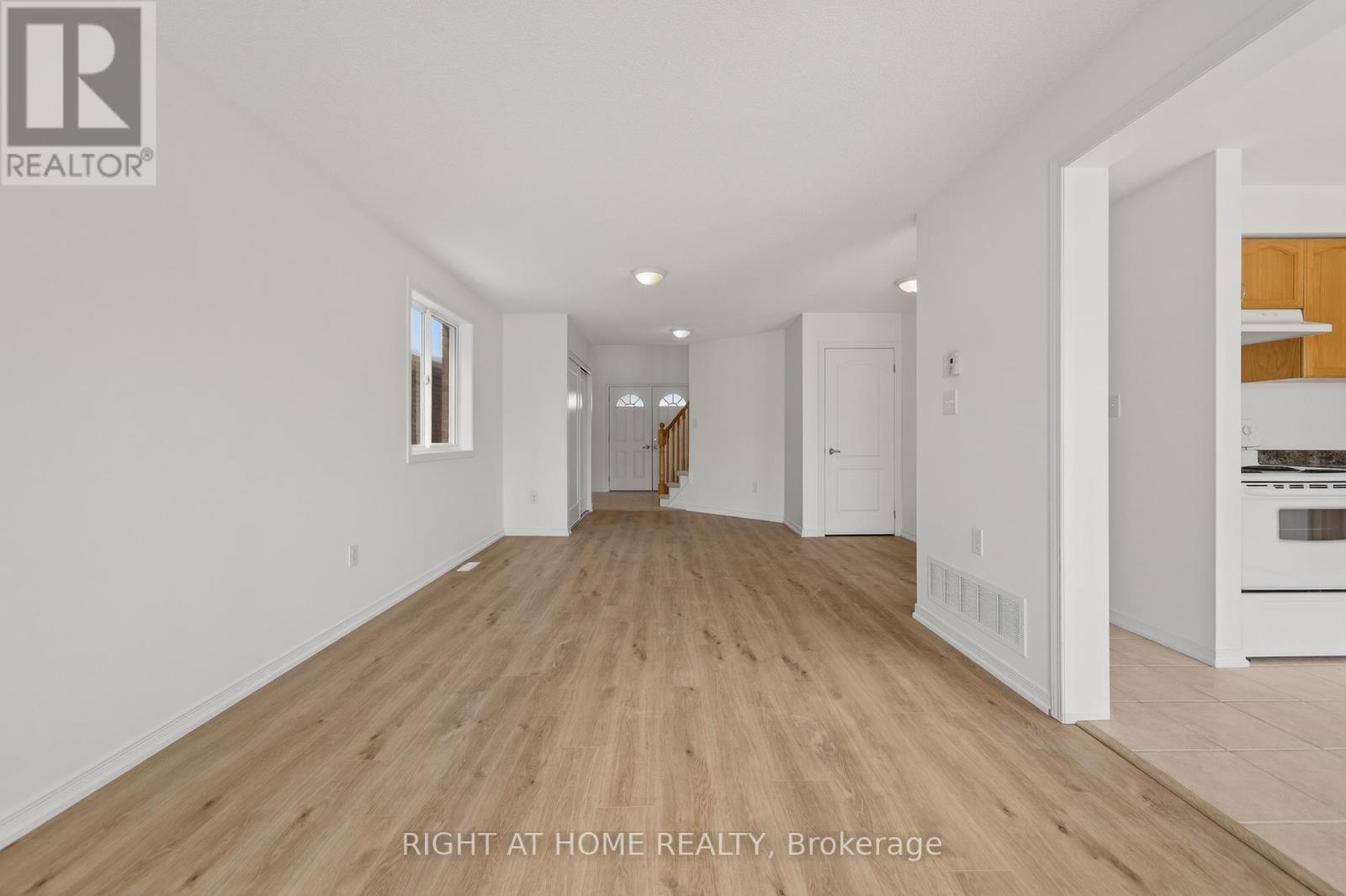 2084 Osbond Road E, Innisfil, Ontario  L9S 0A9 - Photo 8 - N12727620