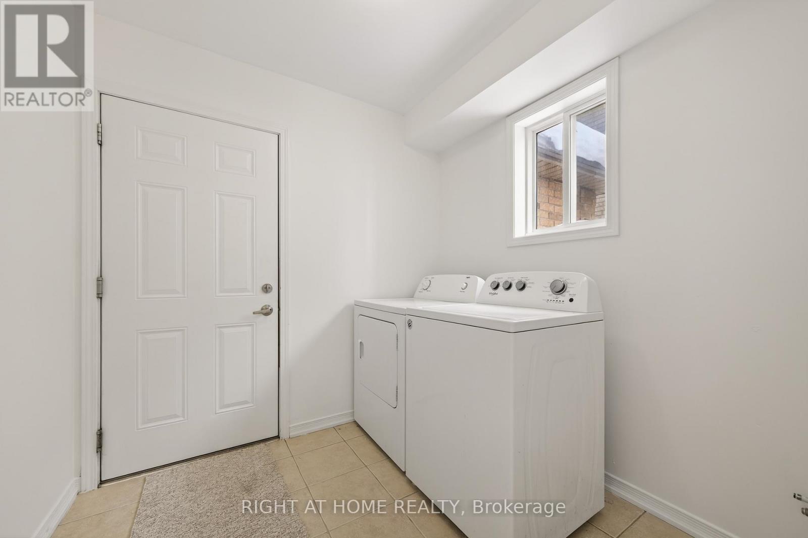 2084 Osbond Road E, Innisfil, Ontario  L9S 0A9 - Photo 11 - N12727620